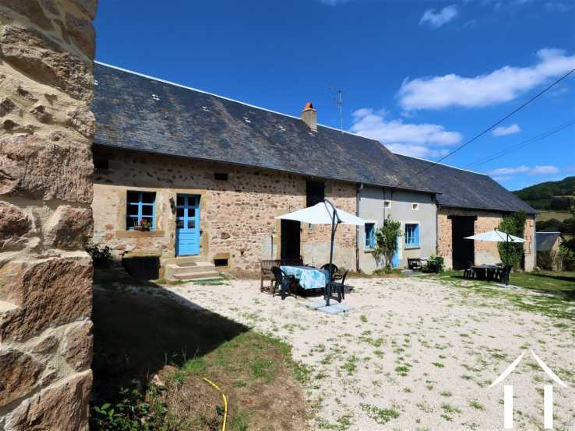 casa en Cussy-en-Morvan, Bourgogne-Franche-Comté 10900686