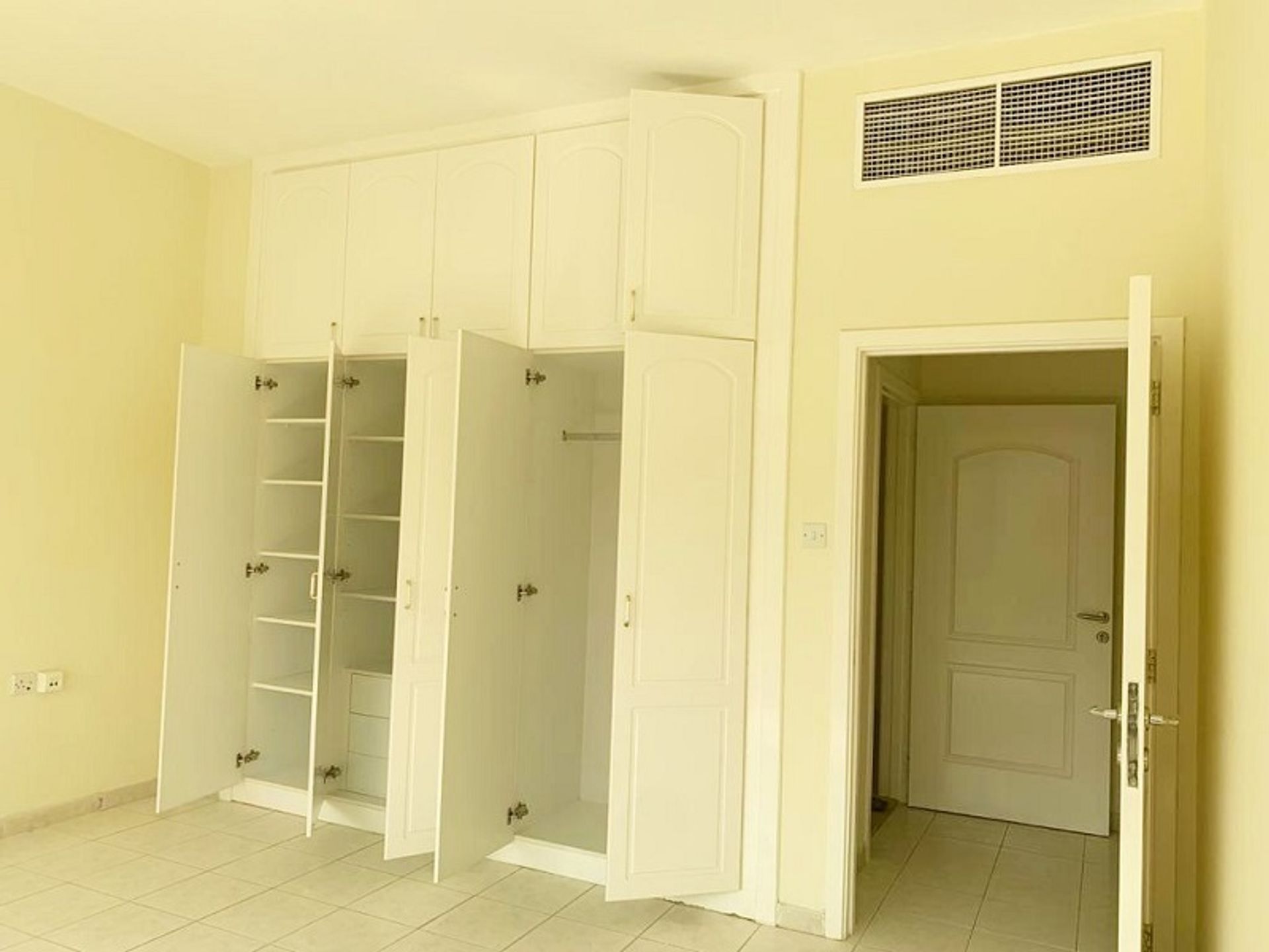 Condominium in Ferij al Muhadham, Dubayy 10900840