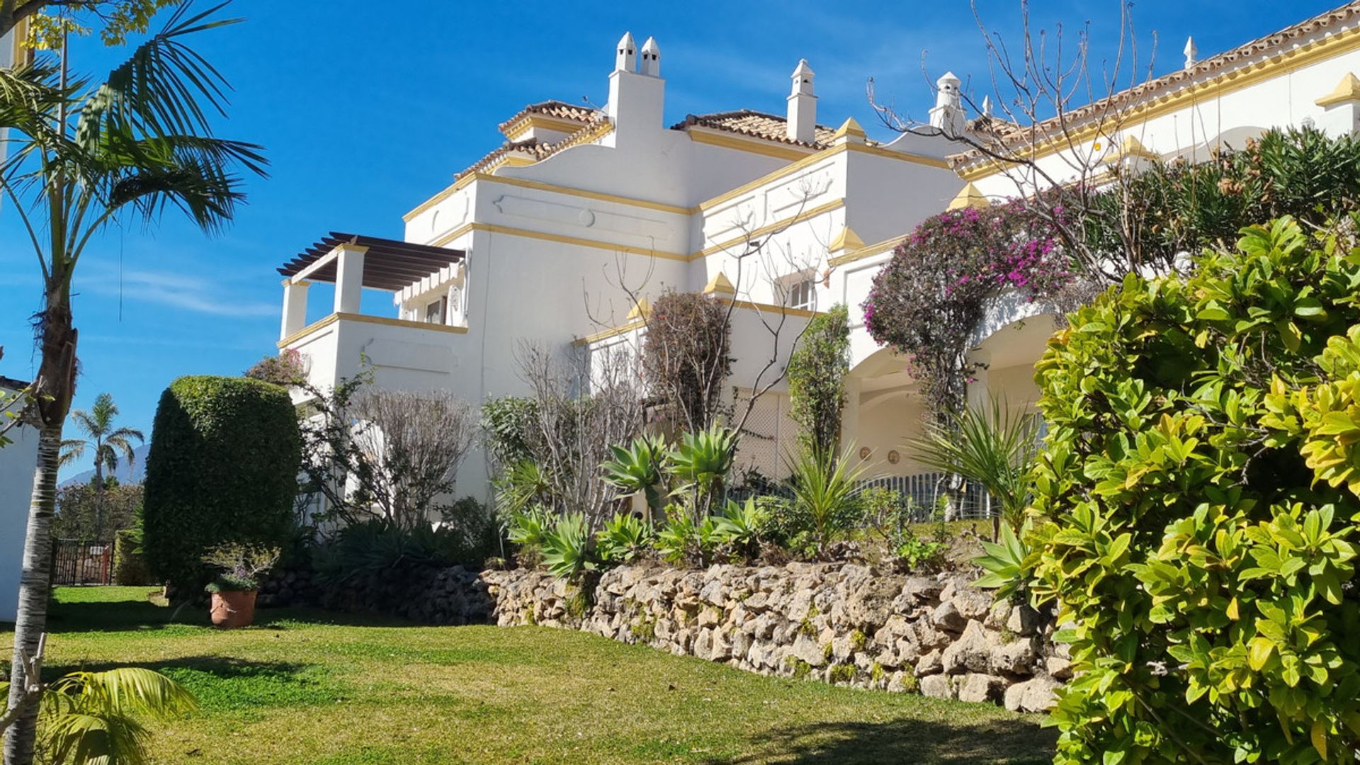 Condominio en San Pedro Alcántara, Andalucía 10902814