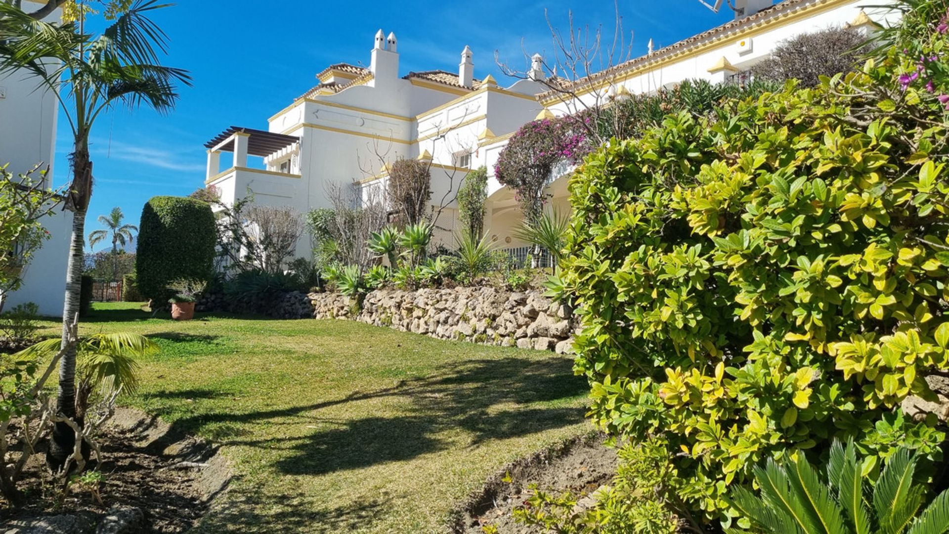 Condominio en San Pedro Alcántara, Andalucía 10902814