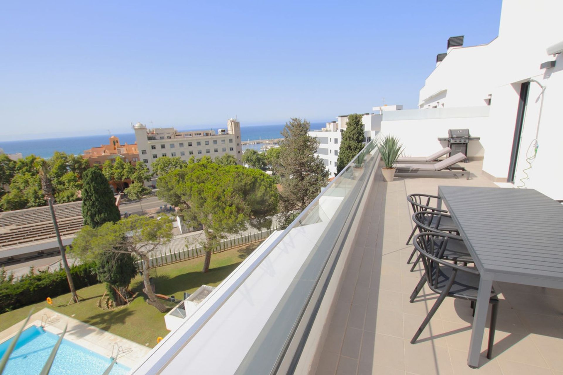 Condominium dans Marbella, Andalousie 10902864