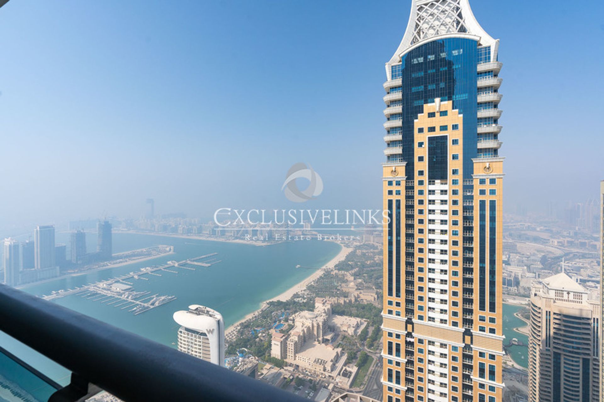 Condominium in Dubai, Dubai 10903253