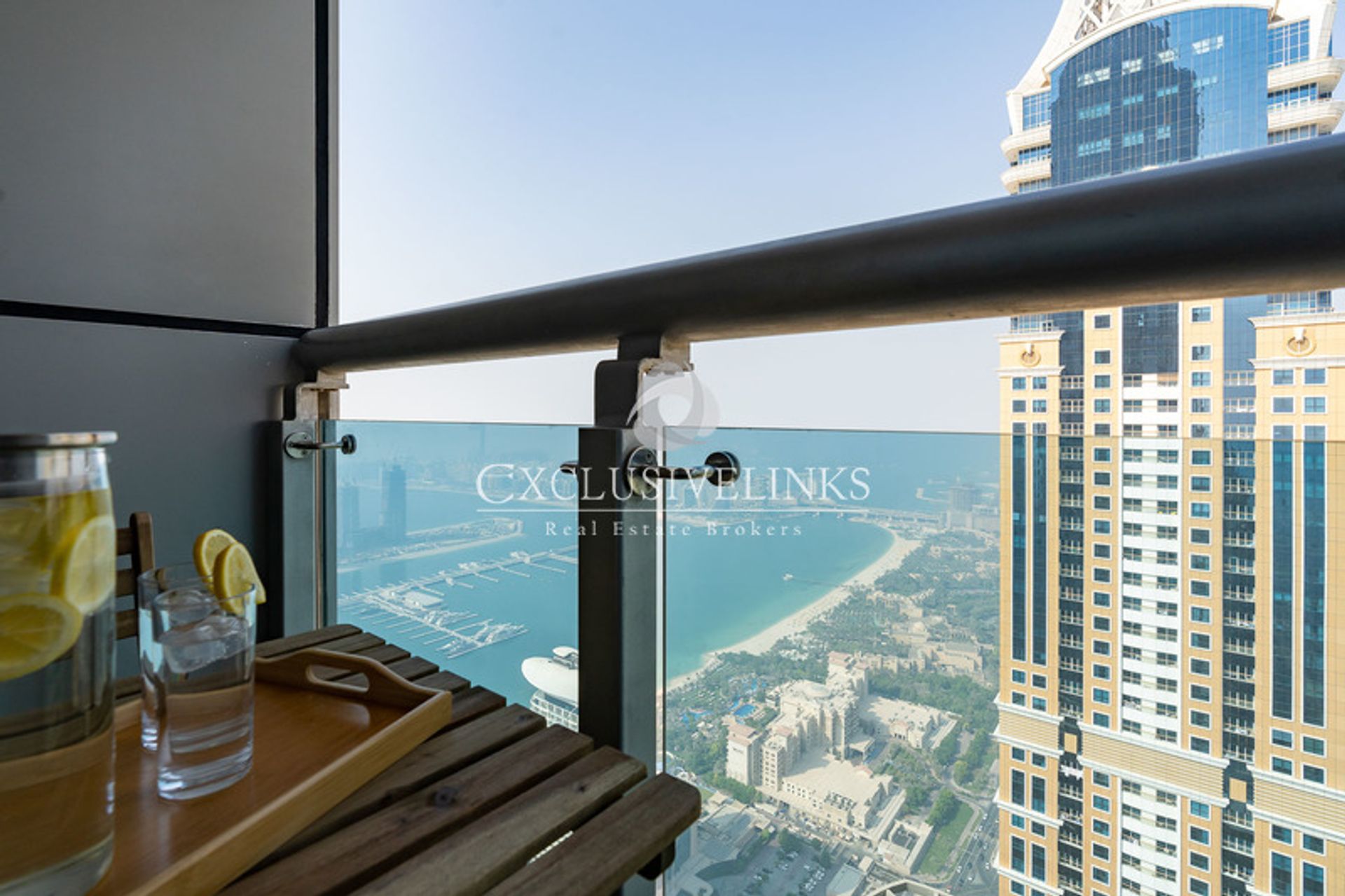 Condominium in Dubai, Dubai 10903253