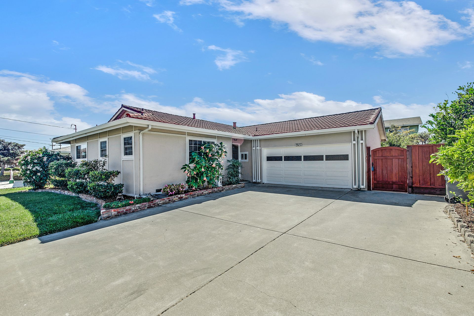 House in San Leandro, 14301 Santiago Road 10904626