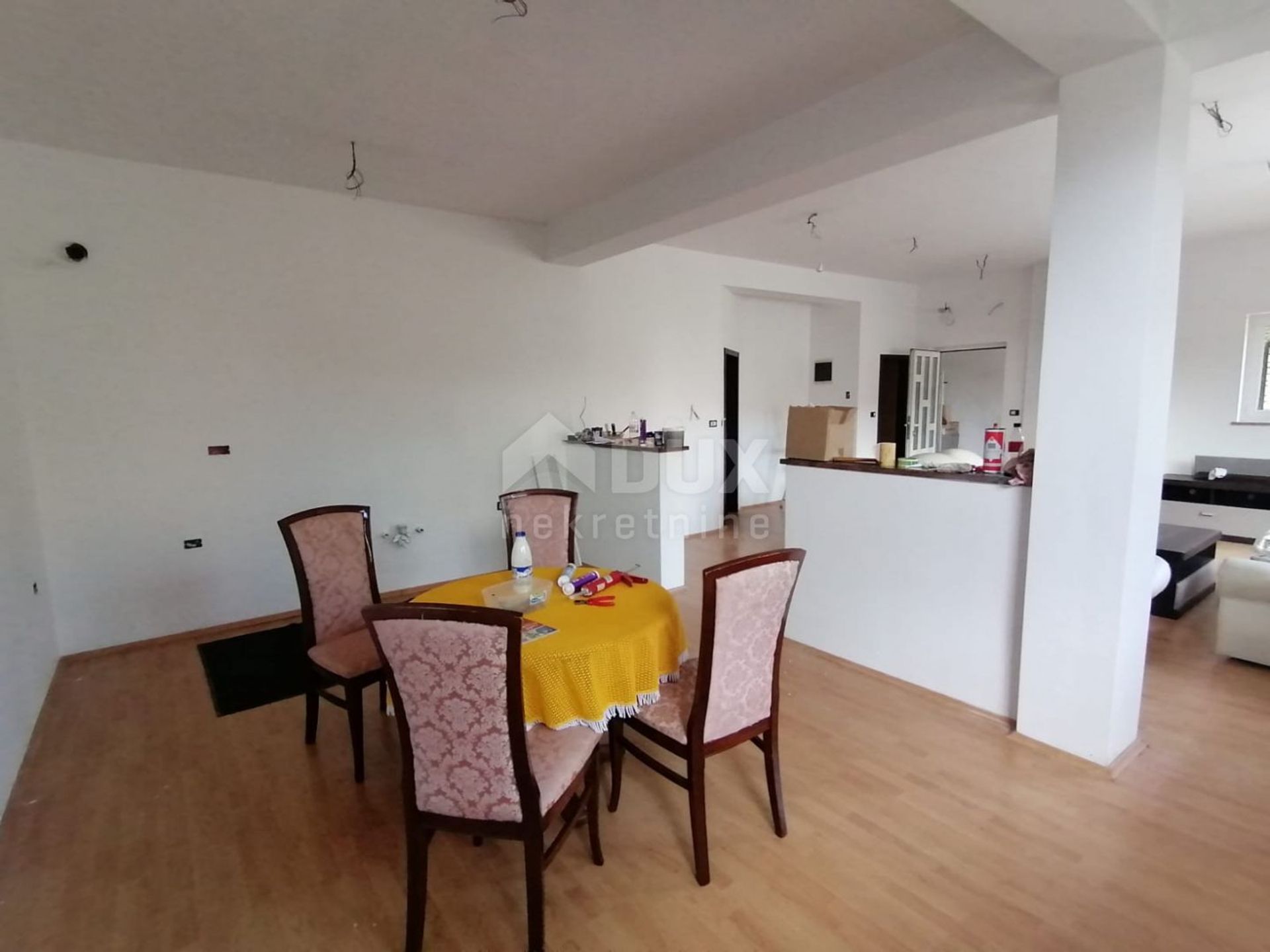 Condominio en Pula, Istarska županija 10905224