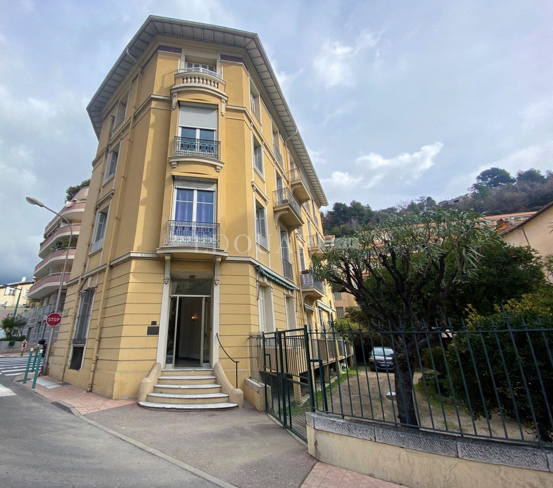 Condominium in Menton, Provence-Alpes-Cote d'Azur 10906140