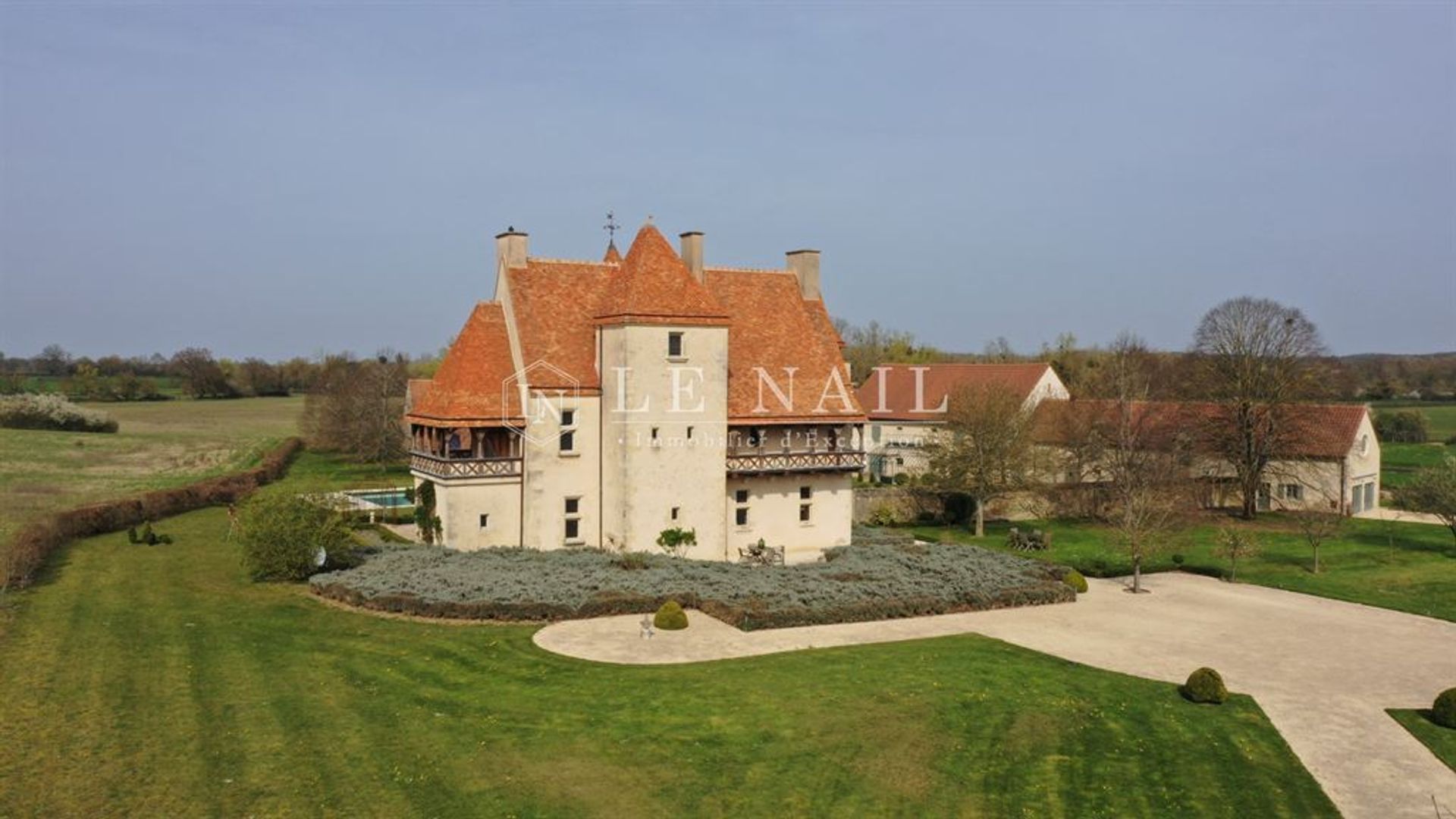 Talo sisään Challuy, Bourgogne-Franche-Comte 10906206