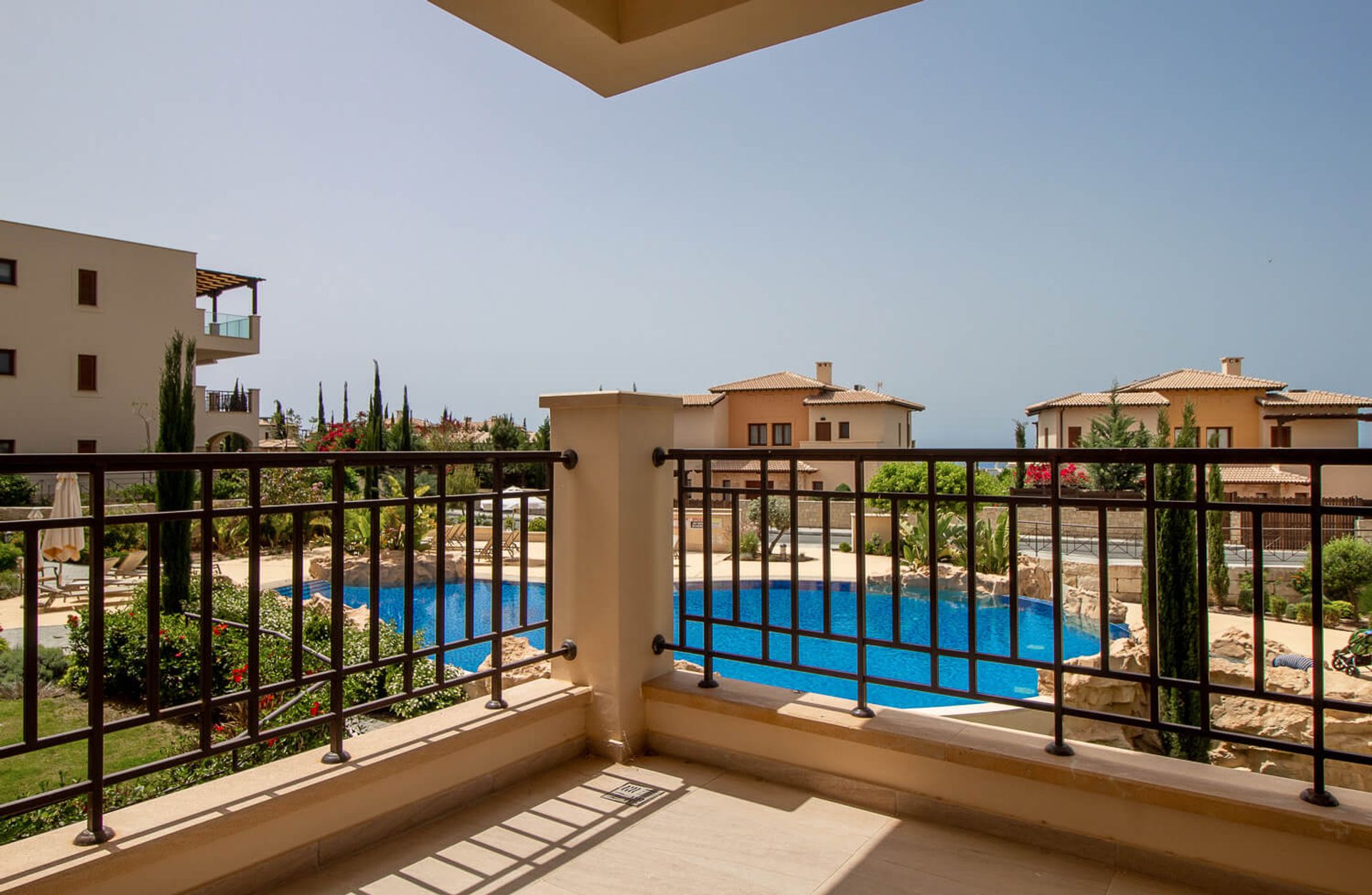 Condominium in Agia Marinouda, Pafos 10906254