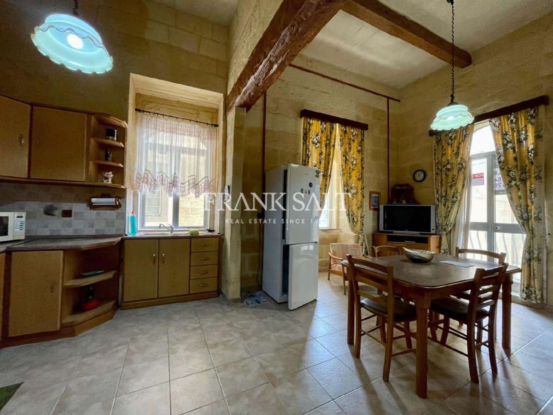 Osakehuoneisto sisään Senglea, Isla 10906378