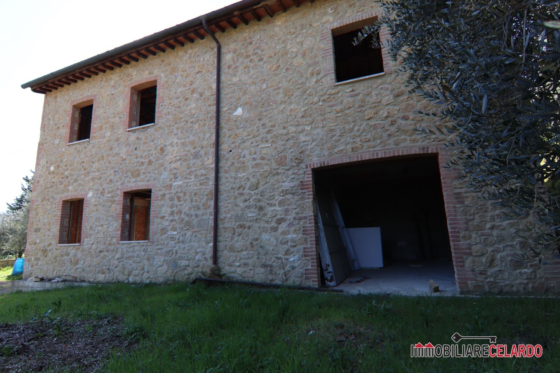 بيت في Volterra, Tuscany 10906633