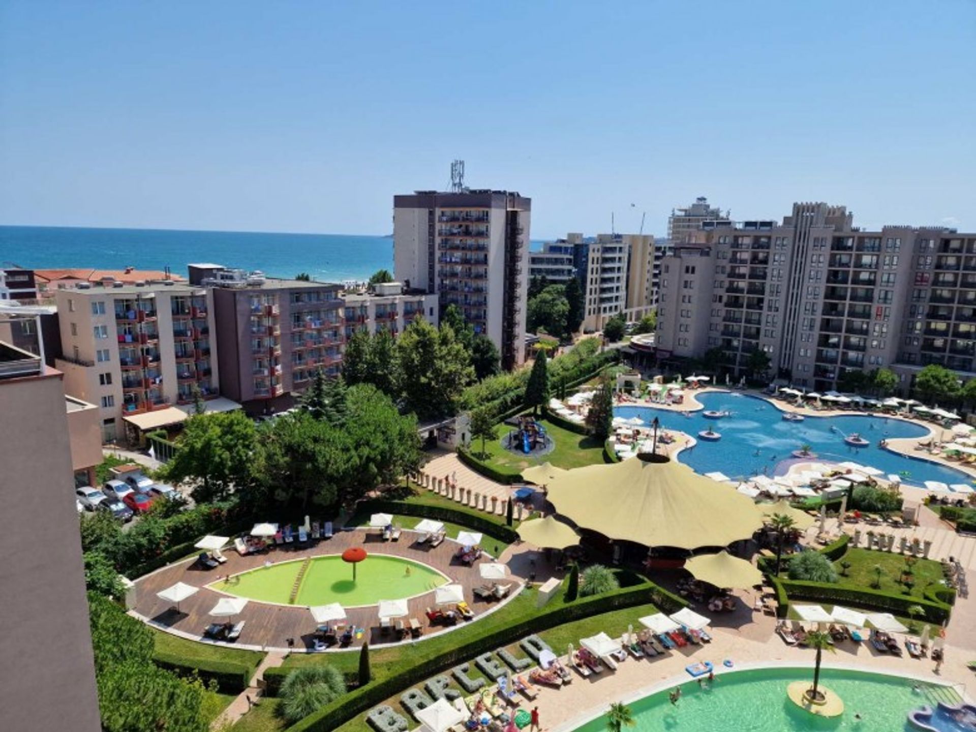 Condominium in Nesebar, Burgas 10906737