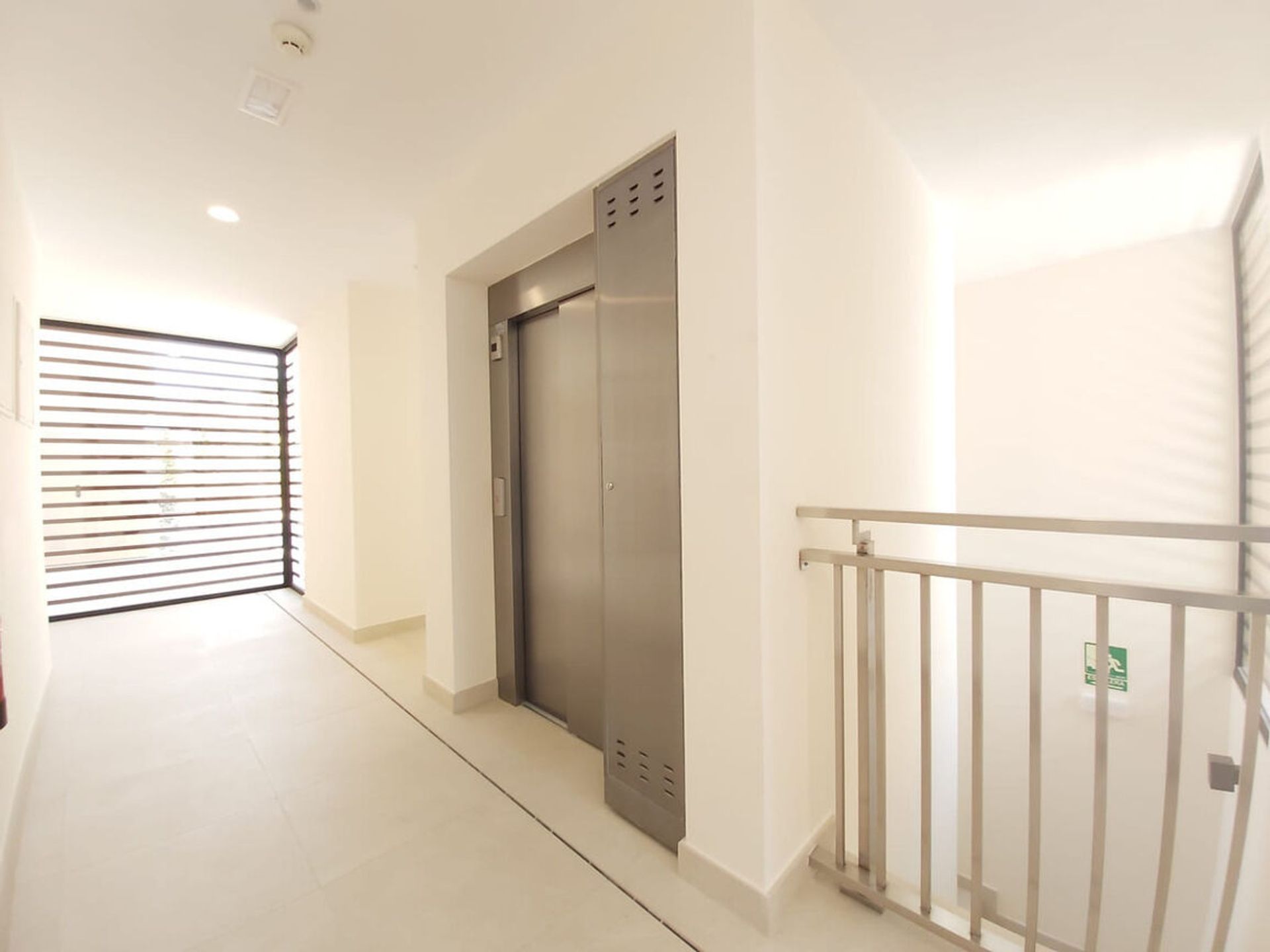 Condominium dans San Pedro de Alcántara, Andalousie 10907556