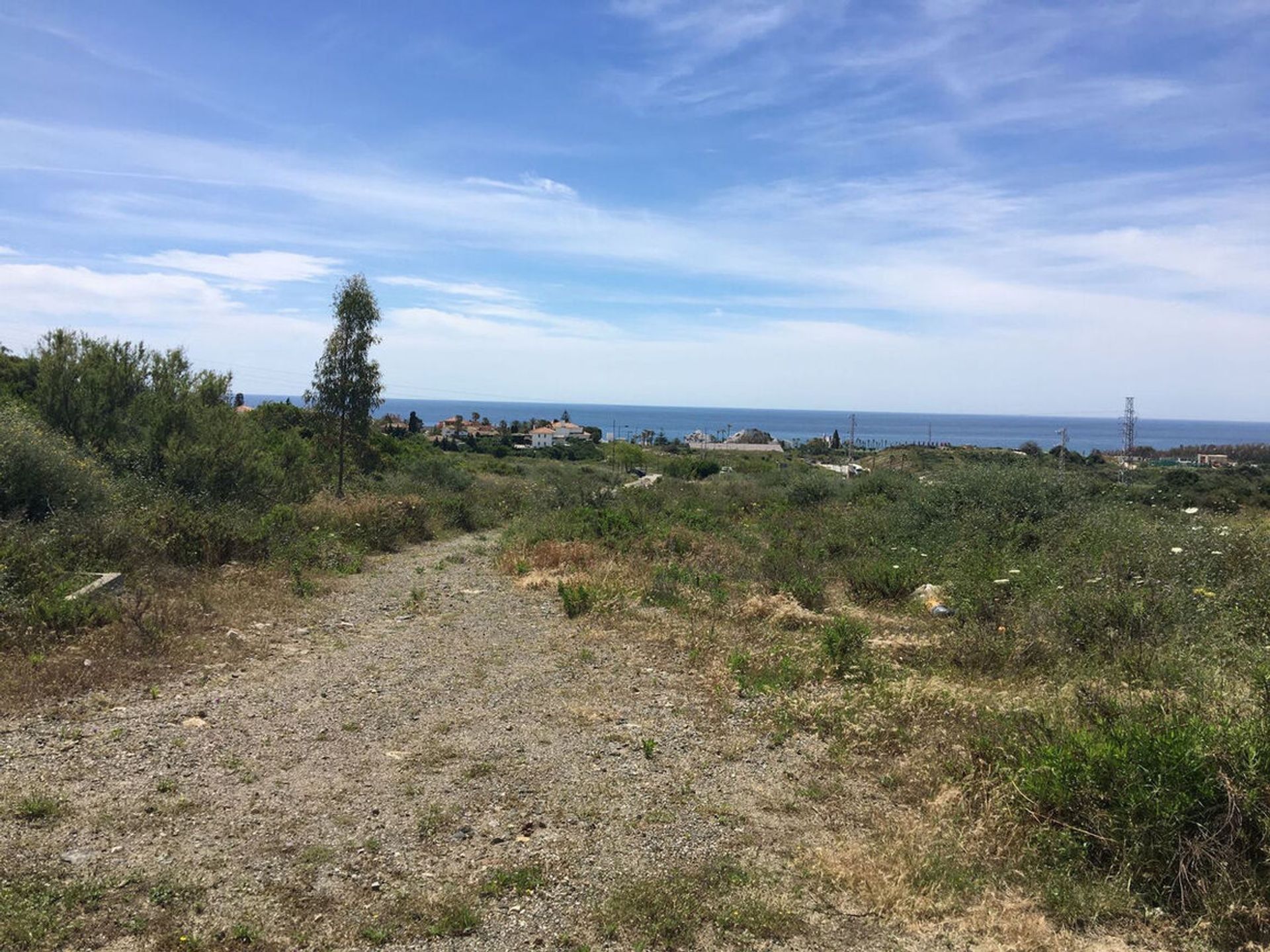 Land in Estepona, Andalucía 10907755