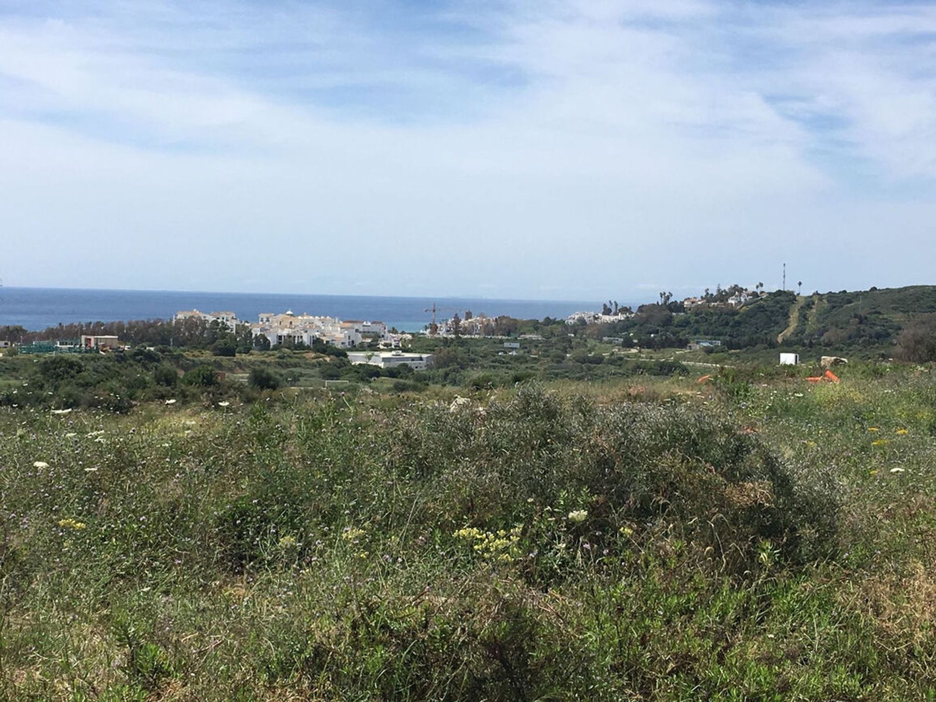 Land in Estepona, Andalucía 10907755