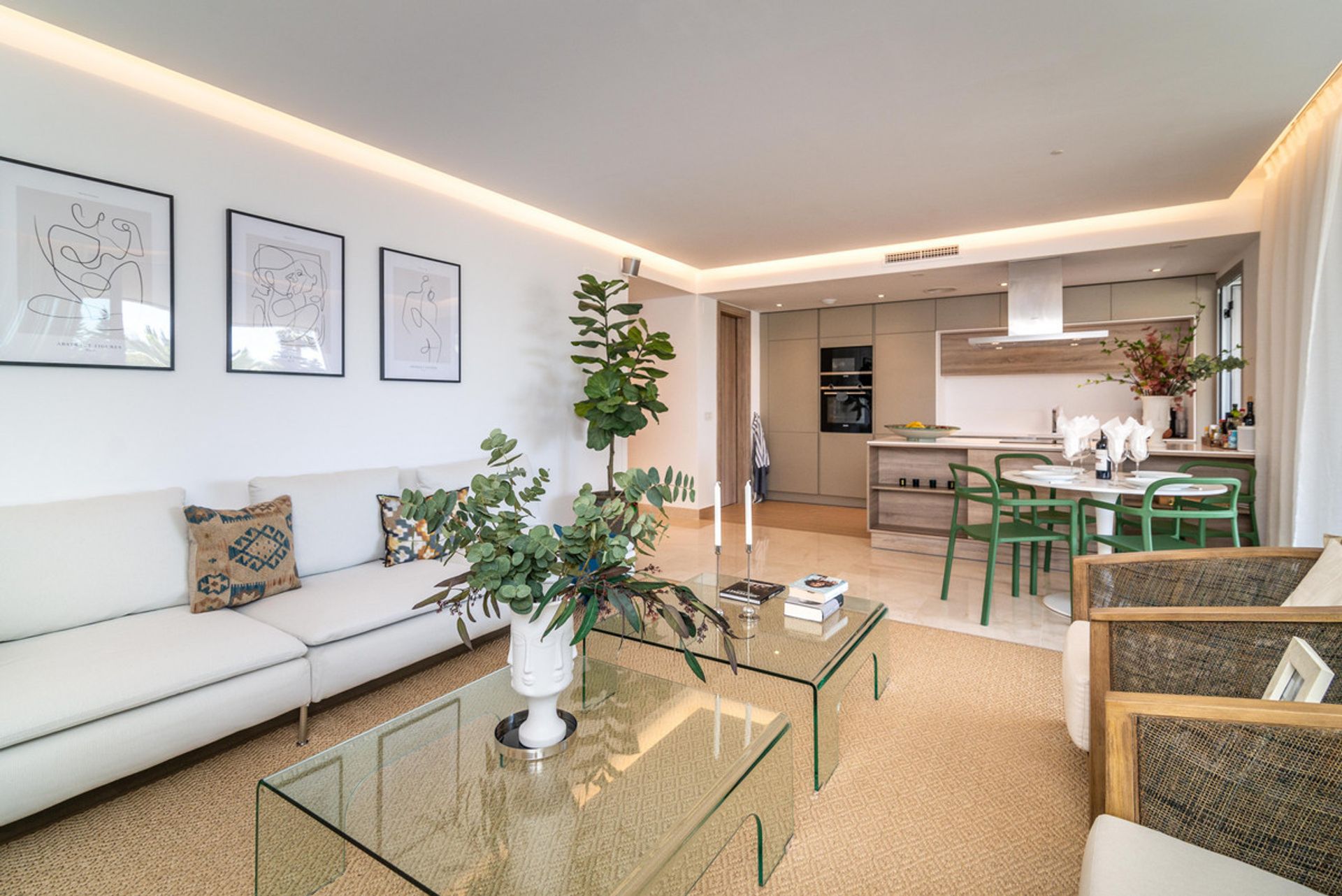 Condominium in El Angel, Andalusia 10909804