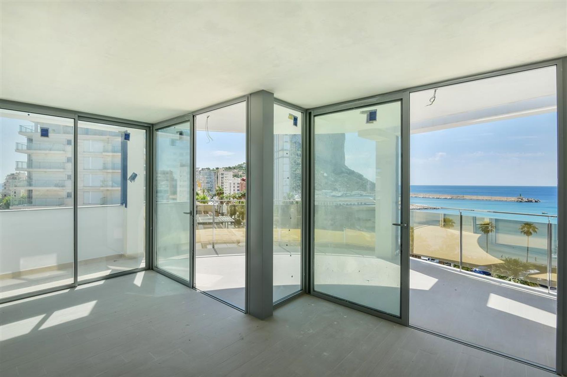 Condominium in Calpe, Comunidad Valenciana 10910544