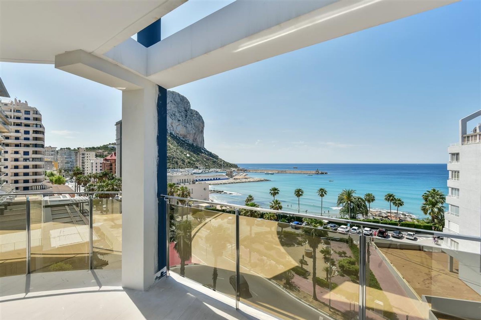 Condominium in Calpe, Comunidad Valenciana 10910544