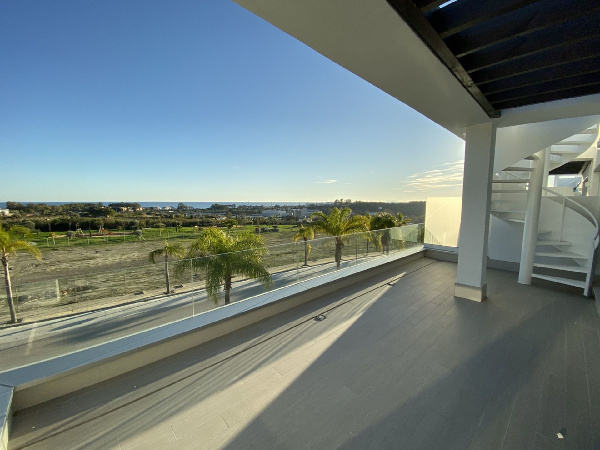 Condominium in Estepona, Andalusia 10911602