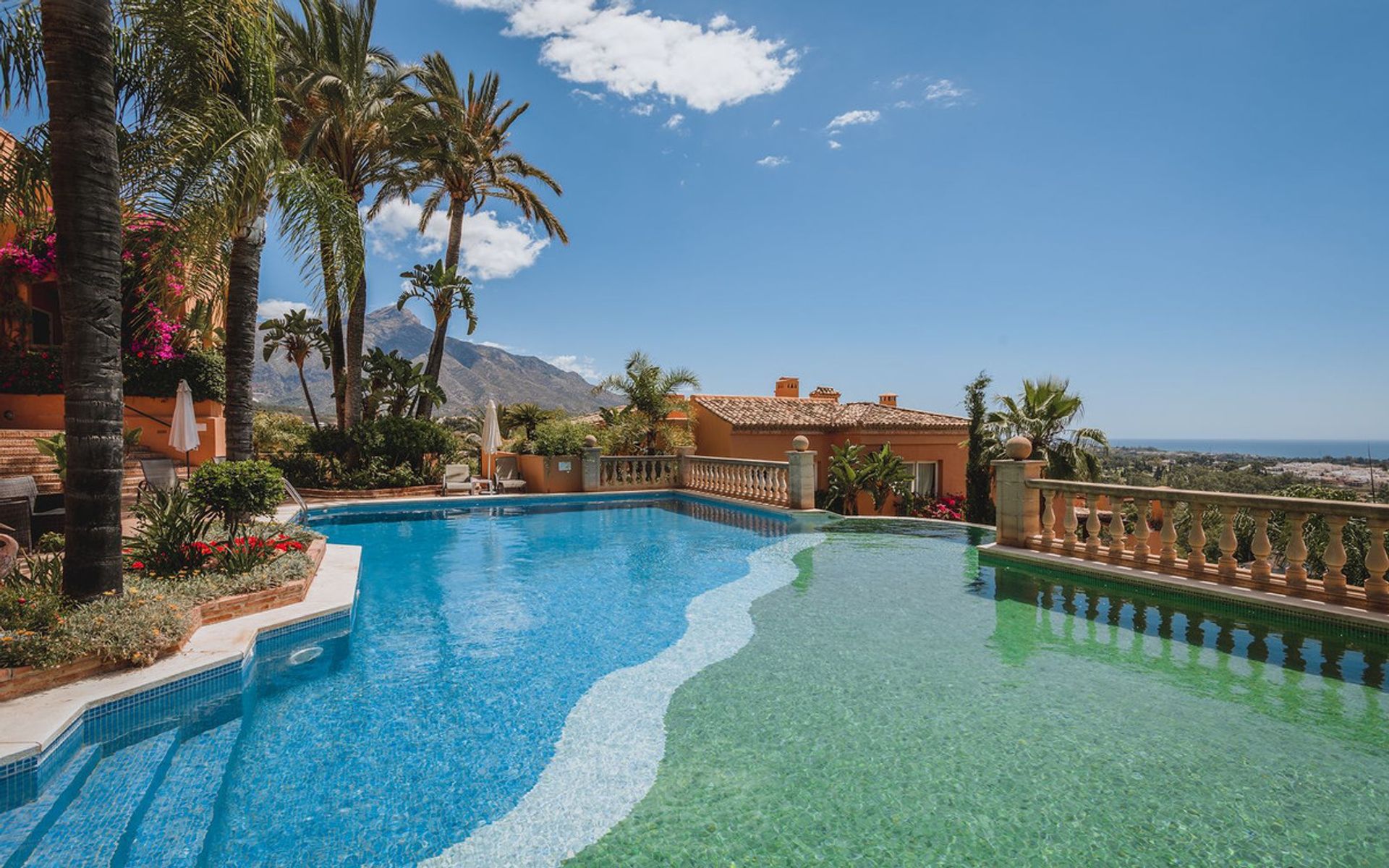 Condominium in Marbella, Andalucía 10911675