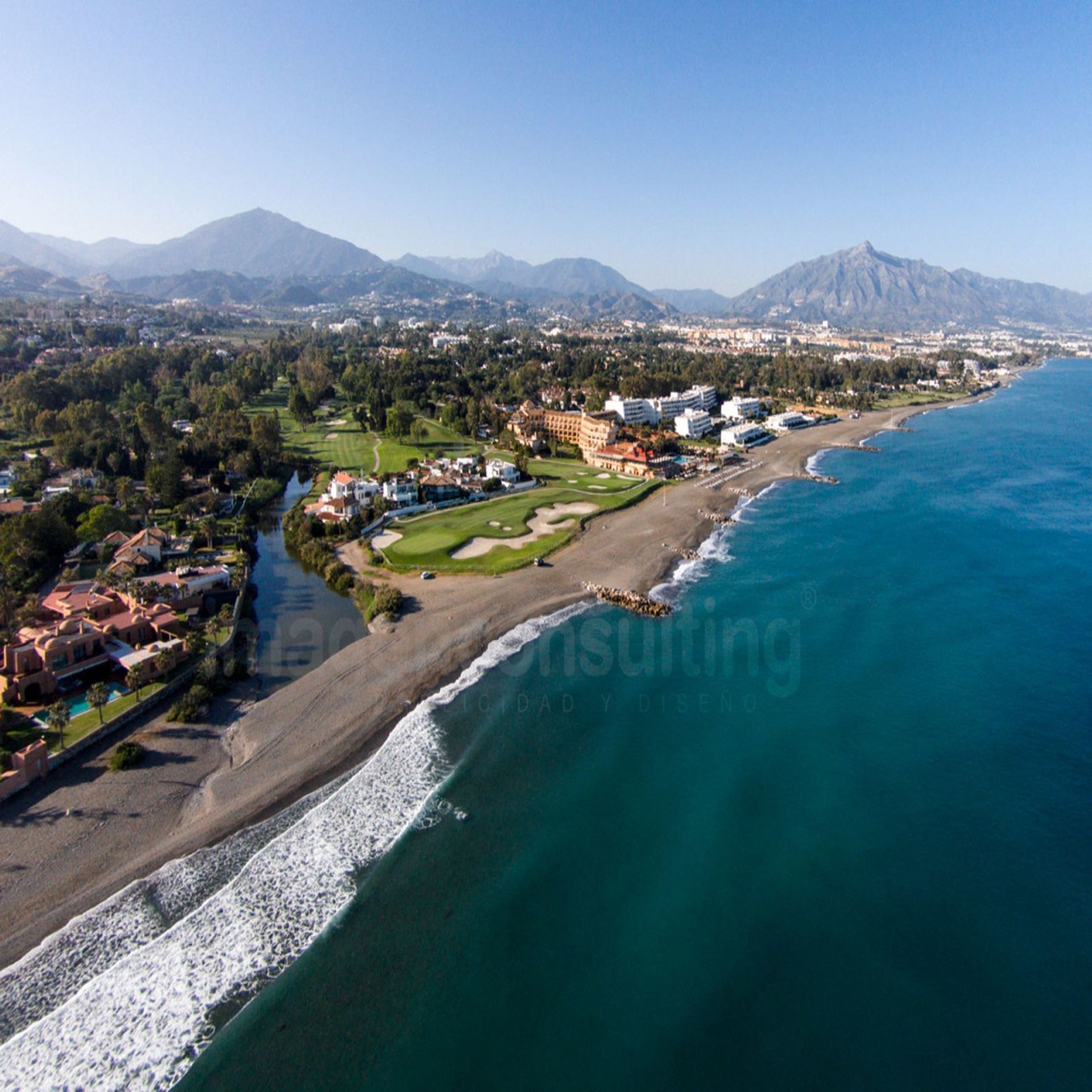 Tanah dalam San Pedro de Alcantara, Andalusia 10911792