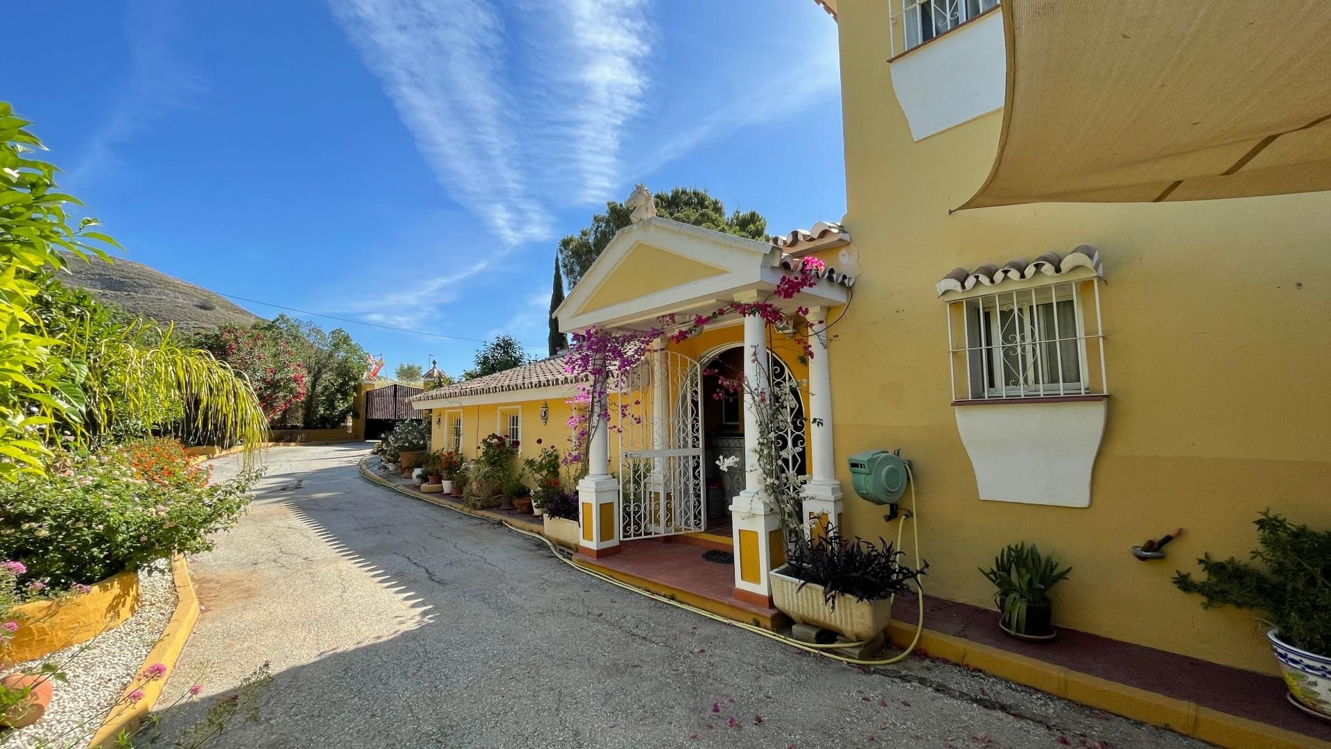 casa no Alhaurín el Grande, Andaluzia 10911803