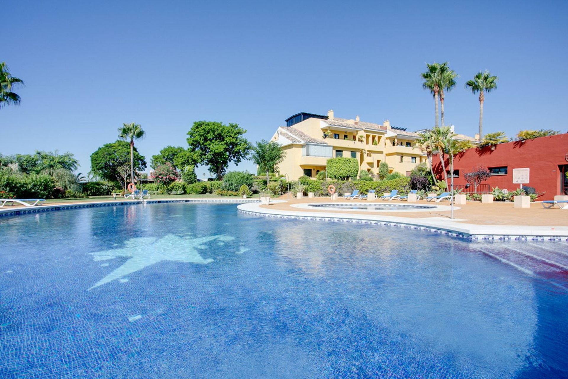 Condominium in Benahavis, Andalusië 10911931