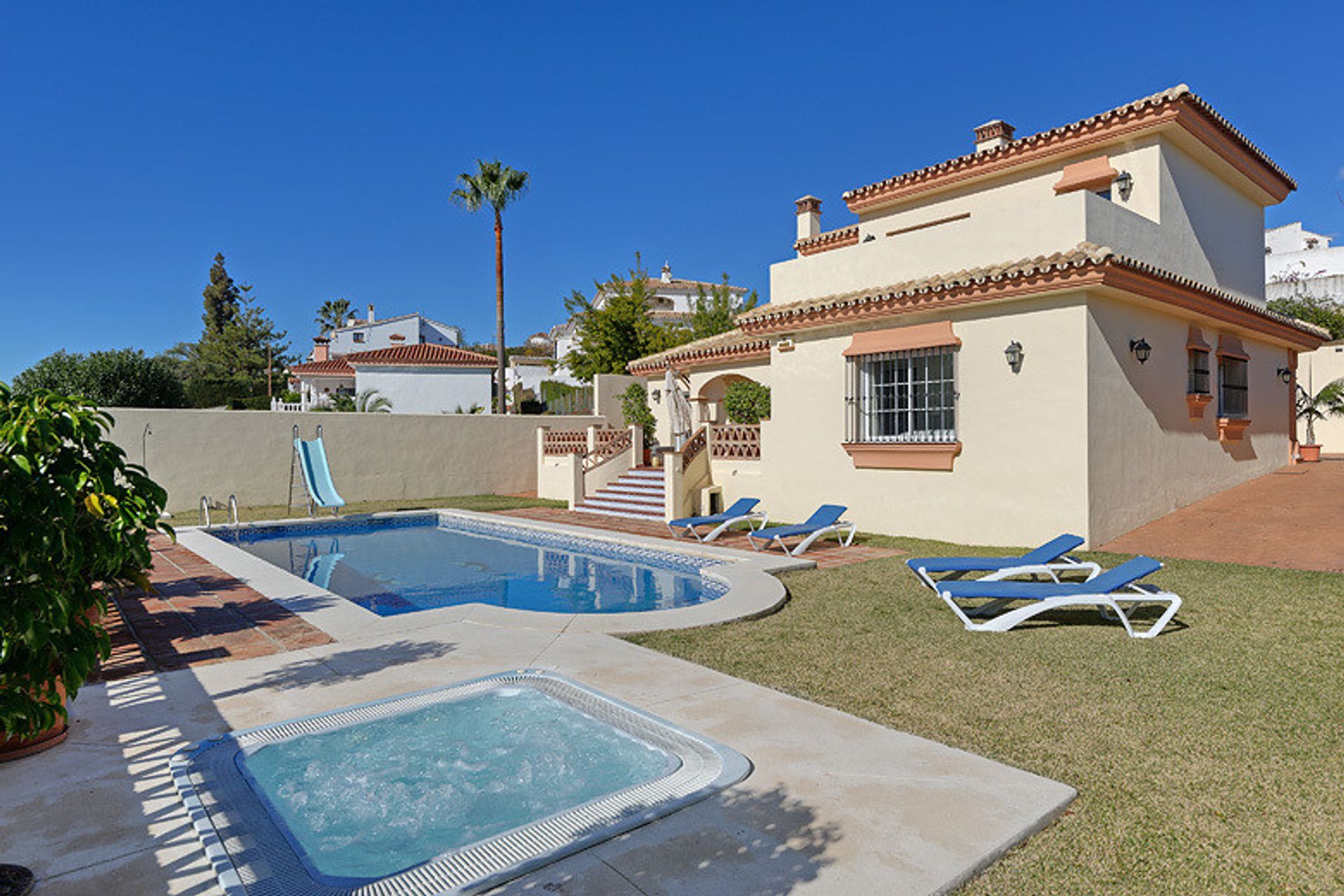 House in Las Lagunas de Mijas, Andalucía 10914136