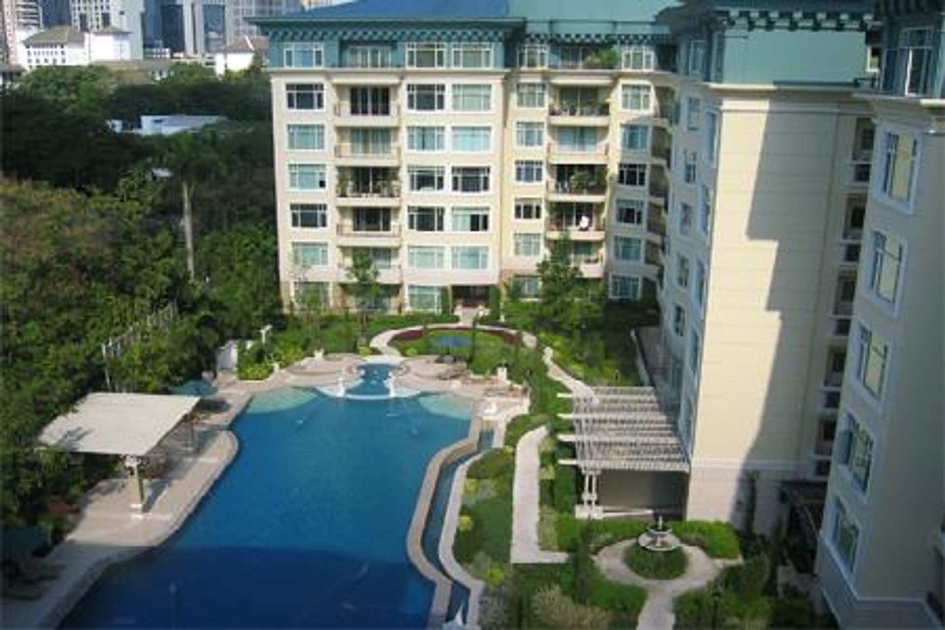 Condominium in Bang Rak, Krung Thep Maha Nakhon 10915027