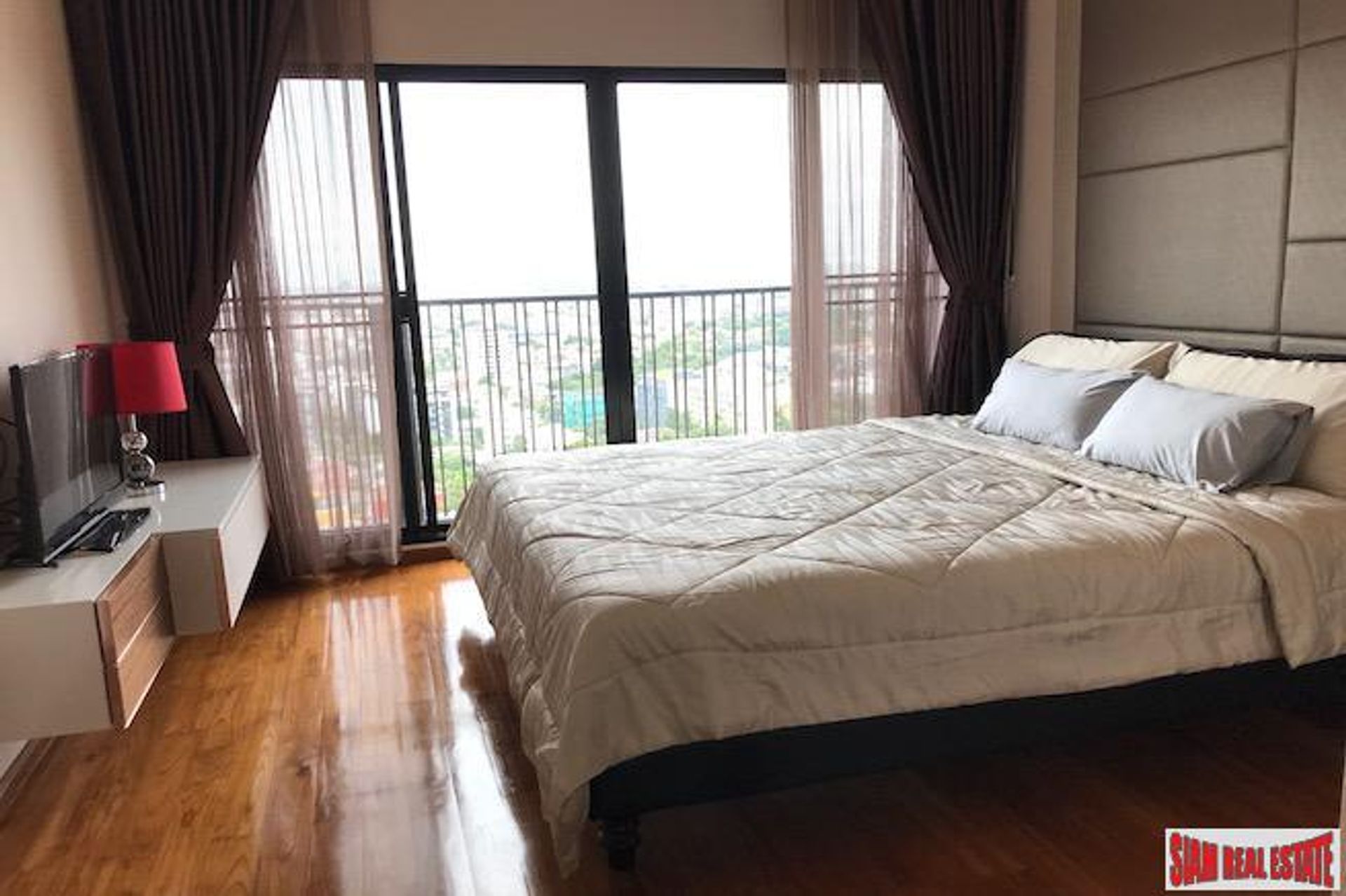 Condominium in Watthana, Krung Thep Maha Nakhon 10915101