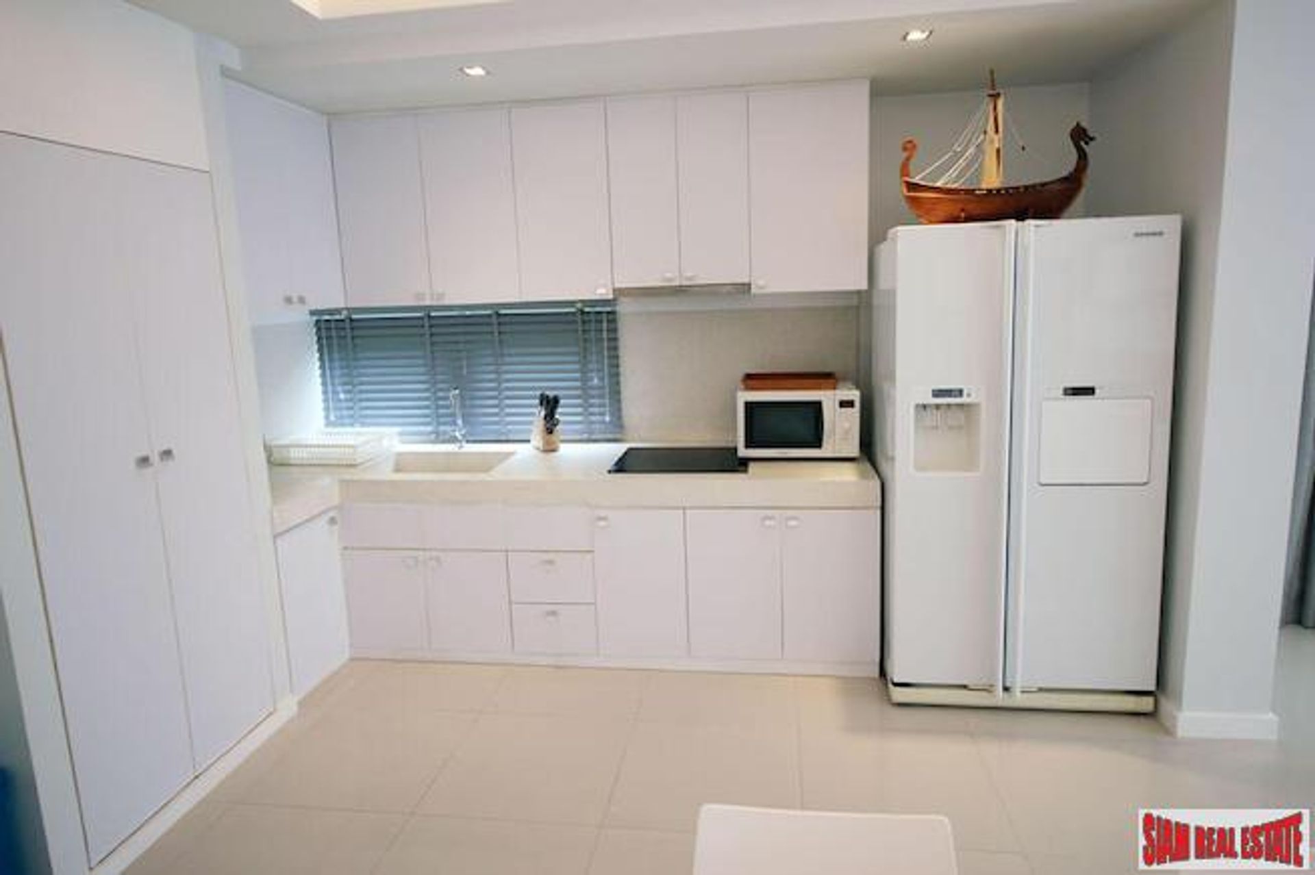 Condominium dans Kamala, Phuket 10915238