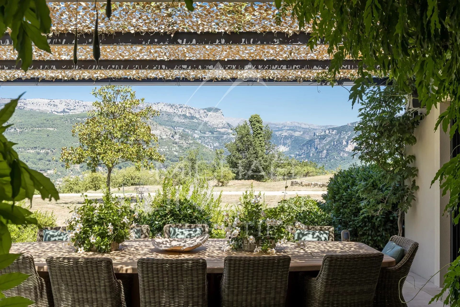 Huis in Chateauneuf-Grasse, Provence-Alpes-Côte d'Azur 10915423