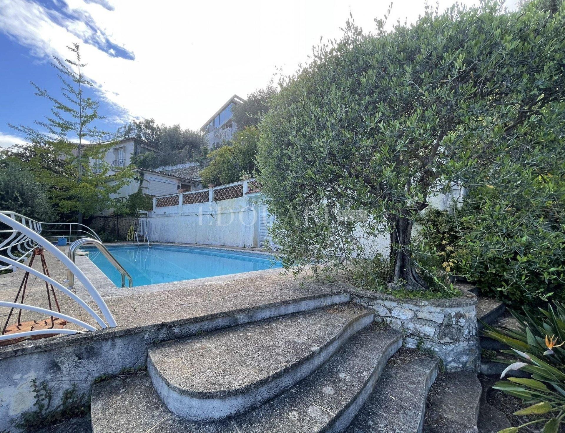 House in Roquebrune-Cap-Martin, Provence-Alpes-Côte d'Azur 10917861