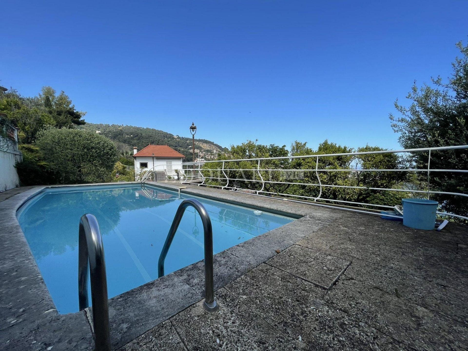 House in Roquebrune-Cap-Martin, Provence-Alpes-Côte d'Azur 10917861