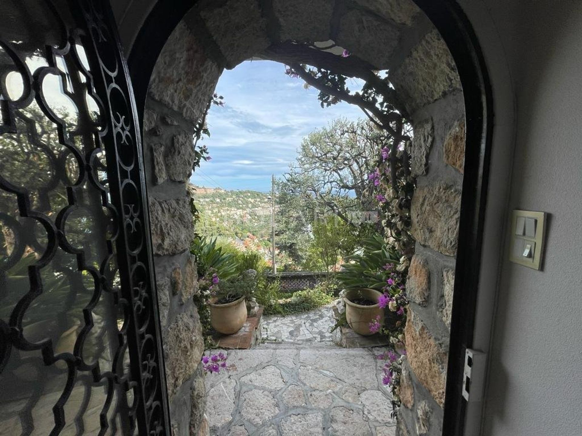 Rumah di Roquebrune-Cap-Martin, Provence-Alpes-Côte d'Azur 10917861