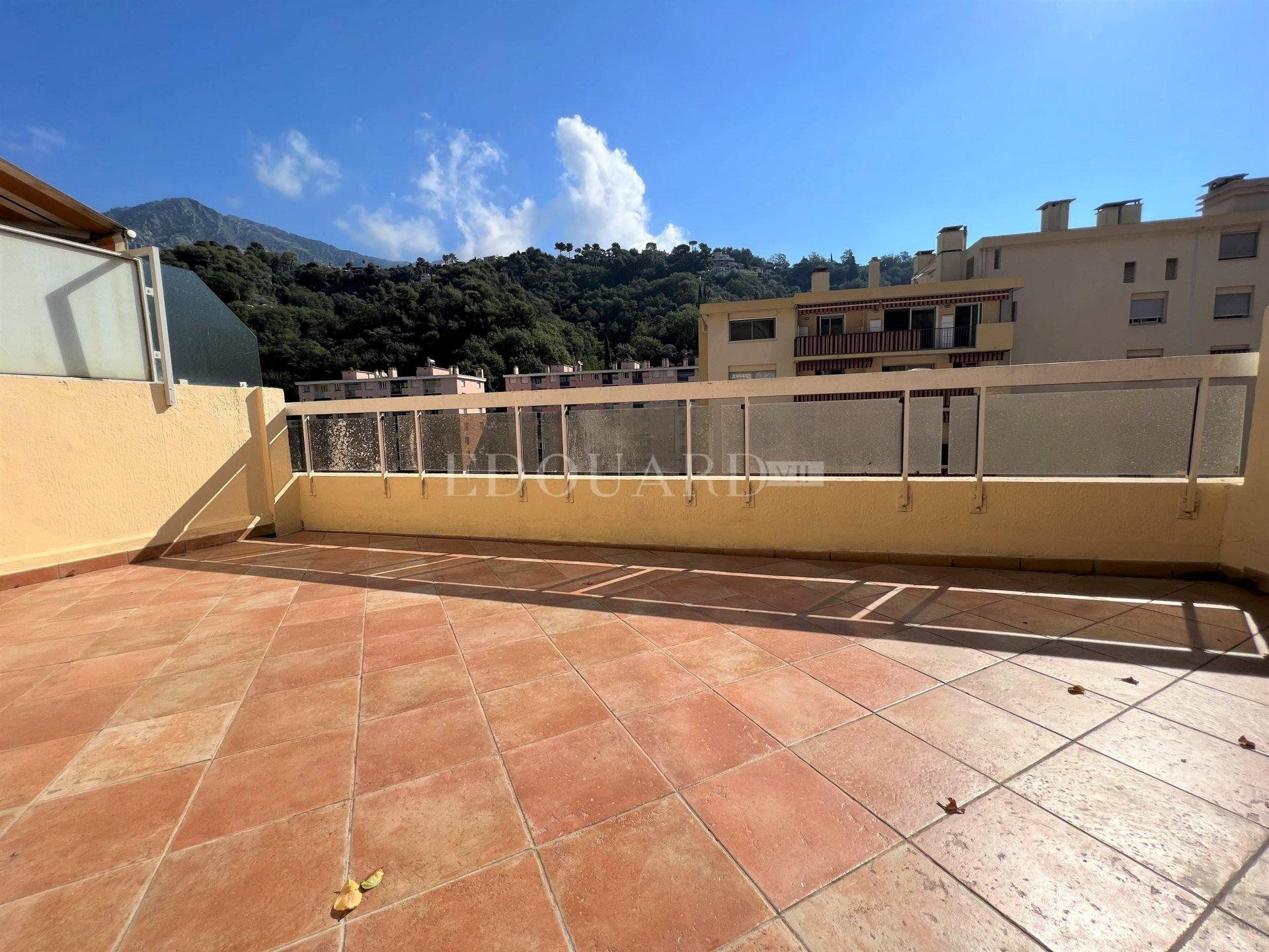 Condominium in Menton, Provence-Alpes-Cote d'Azur 10917915