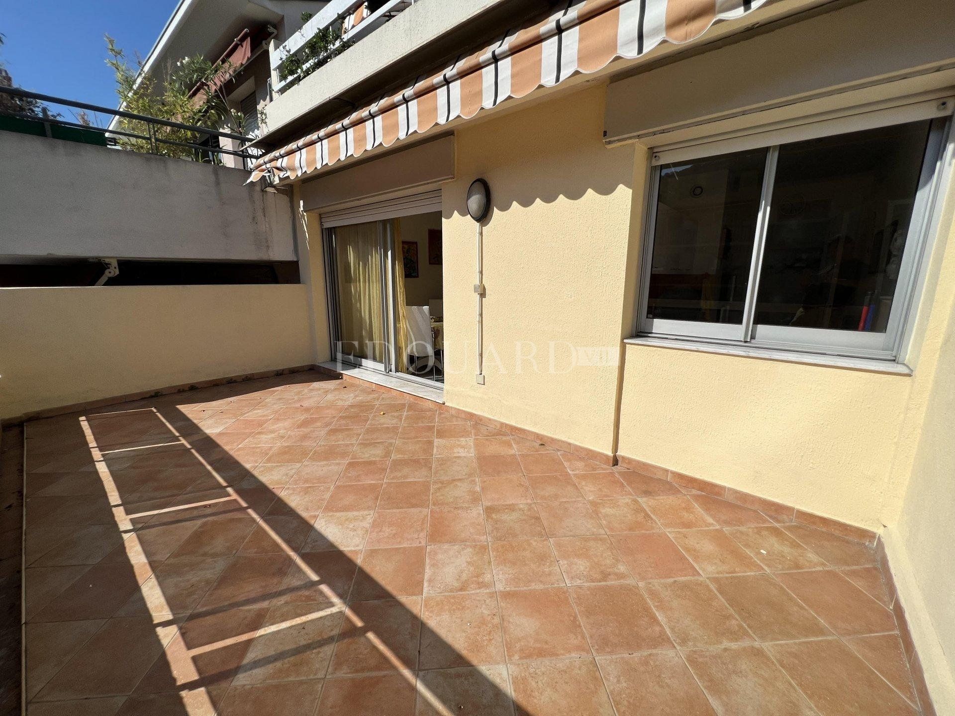 Condominium in Menton, Provence-Alpes-Cote d'Azur 10917915