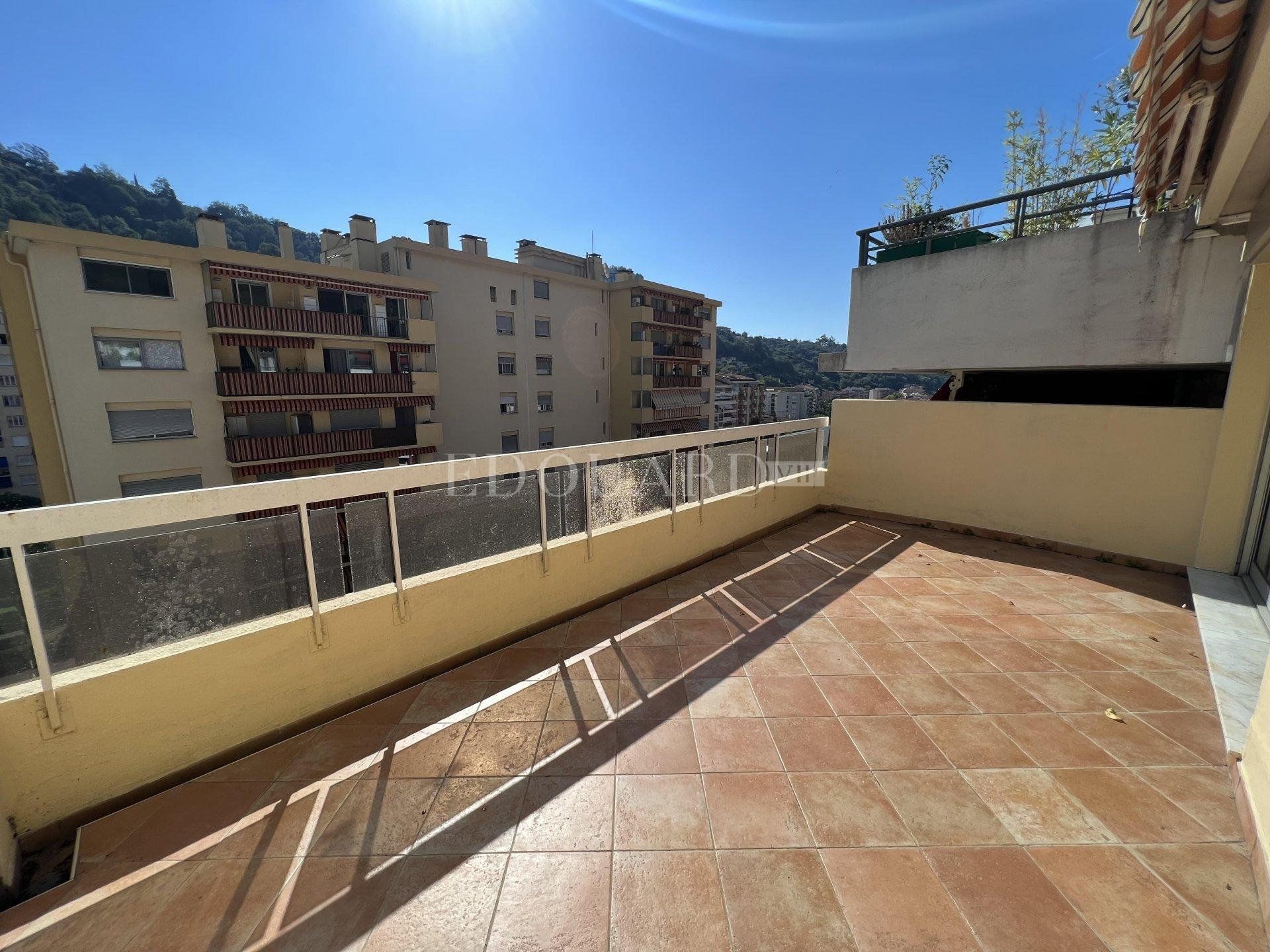 Condominium in Menton, Provence-Alpes-Cote d'Azur 10917915