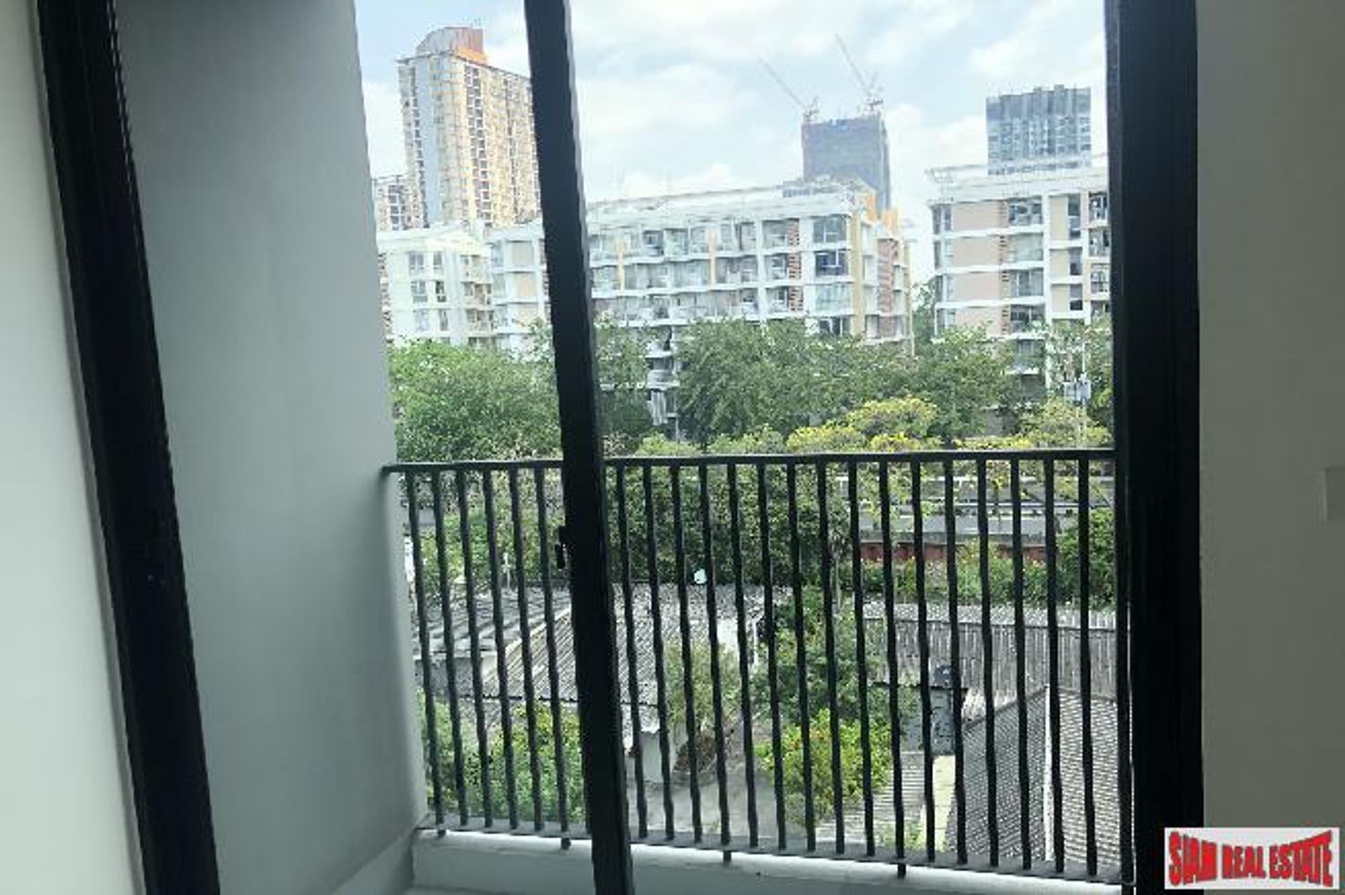 Condominio nel Phra Khanong, Krung Thep Maha Nakhon 10918028