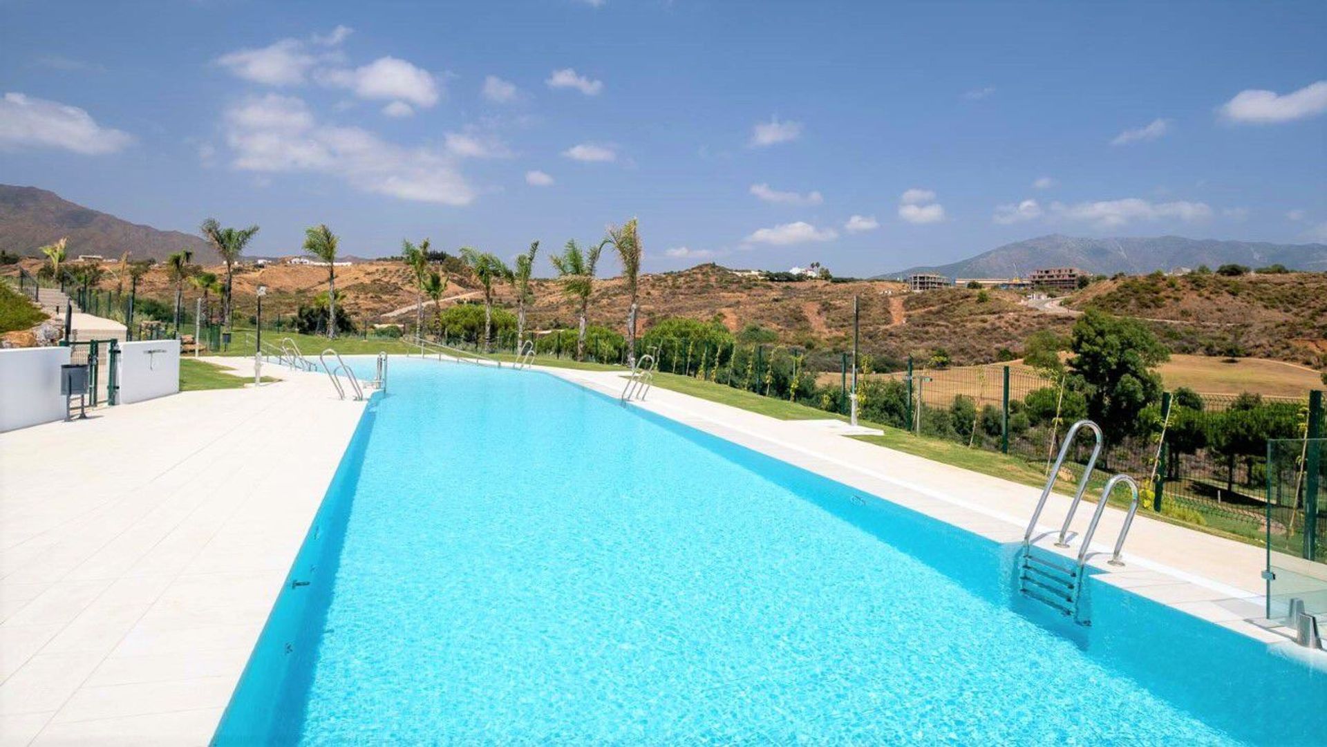 Osakehuoneisto sisään Las Lagunas de Mijas, Andalucía 10918394