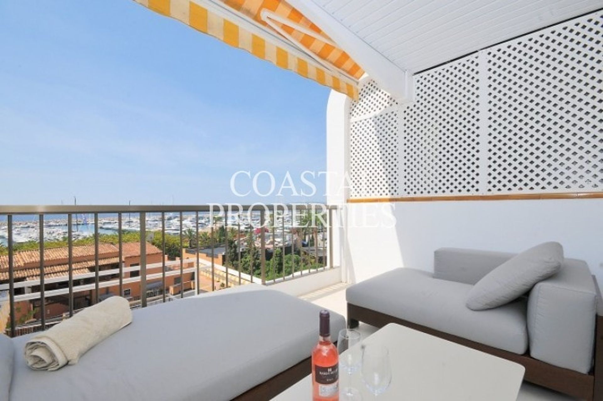 Condominium in Portals Nous, Balearic Islands 10918574