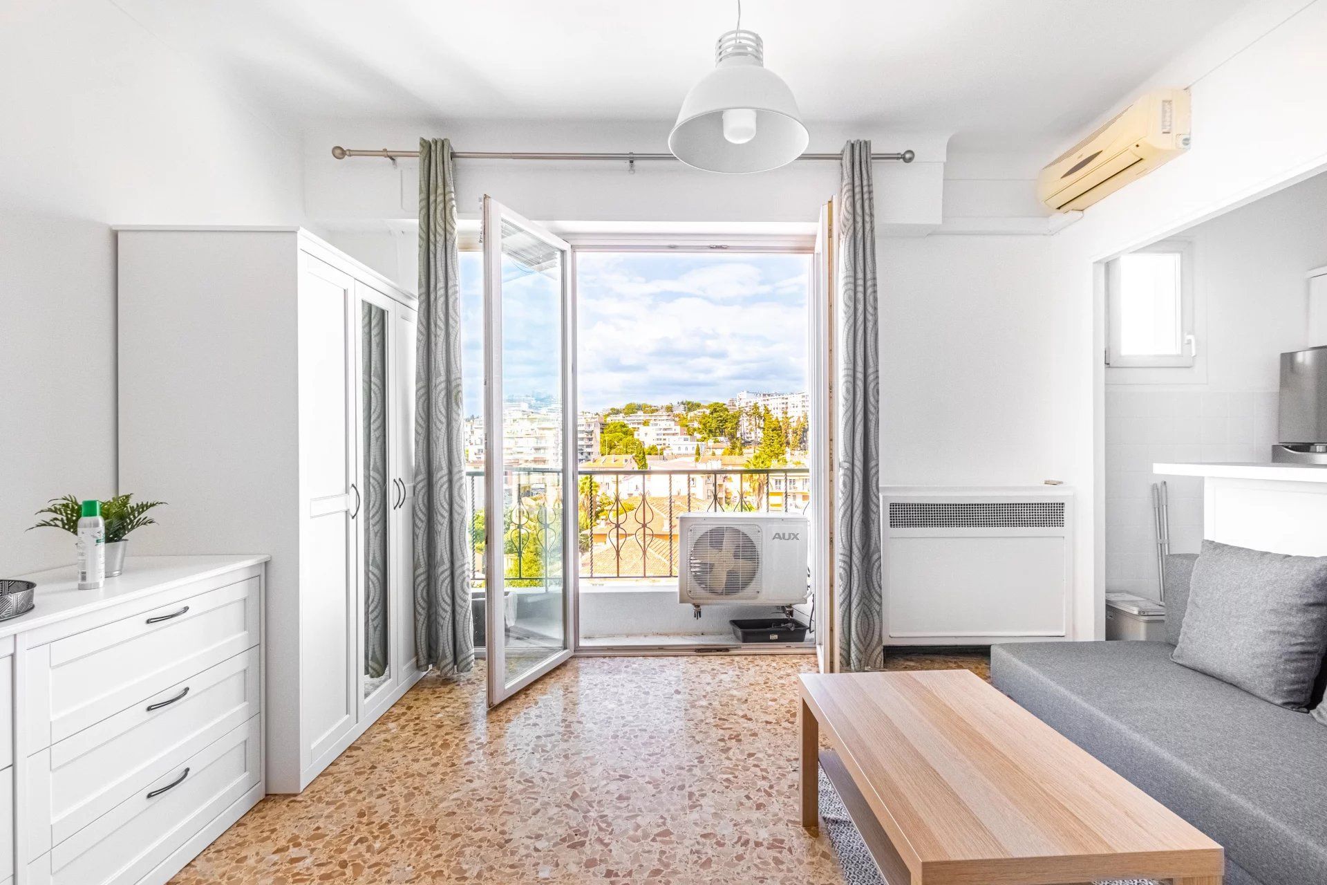 Condominium in Nice, Alpes-Maritimes 10919714