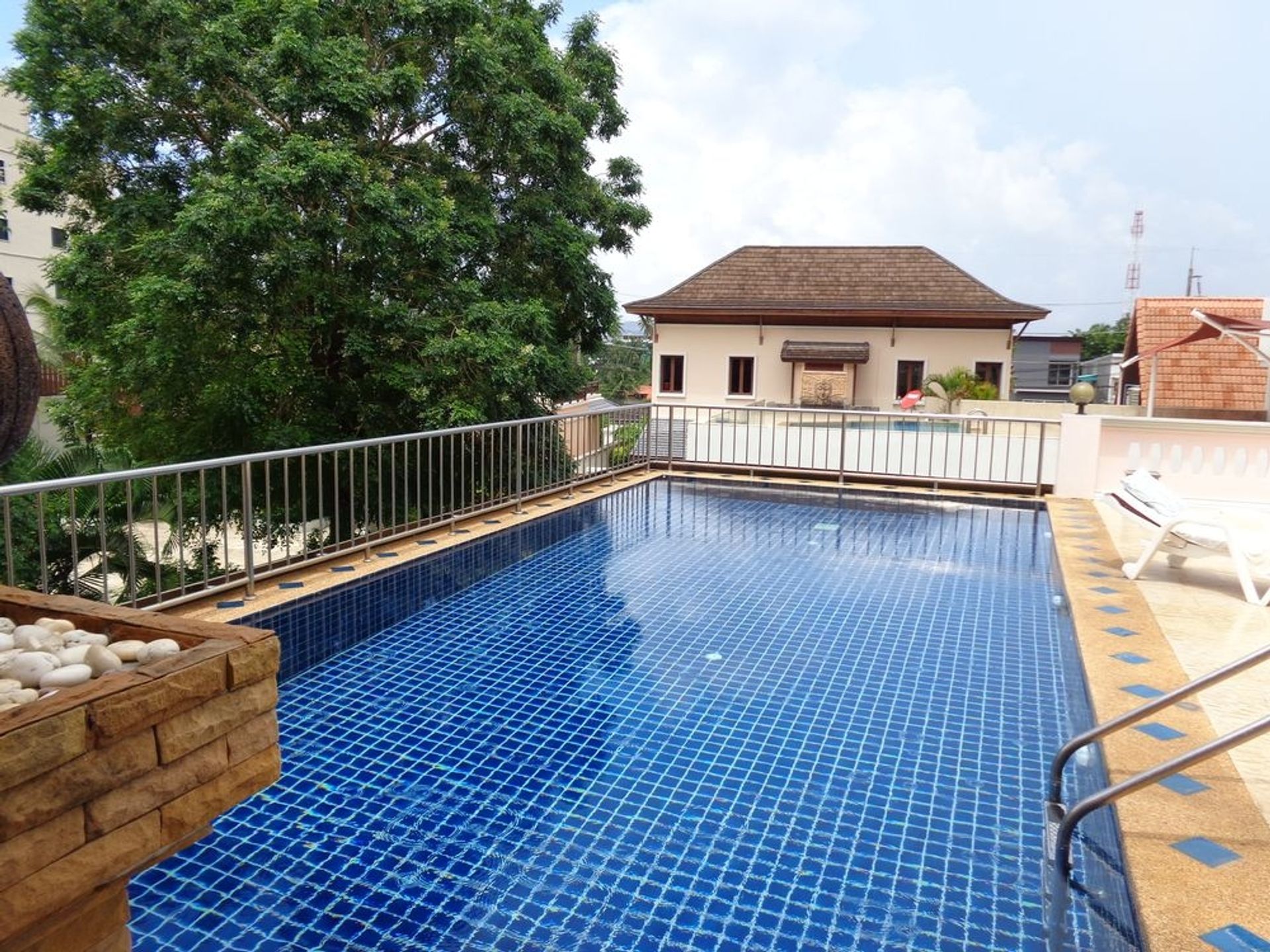 Condominio nel Tambon Choeng Thale, Chang Wat Phuket 10920424