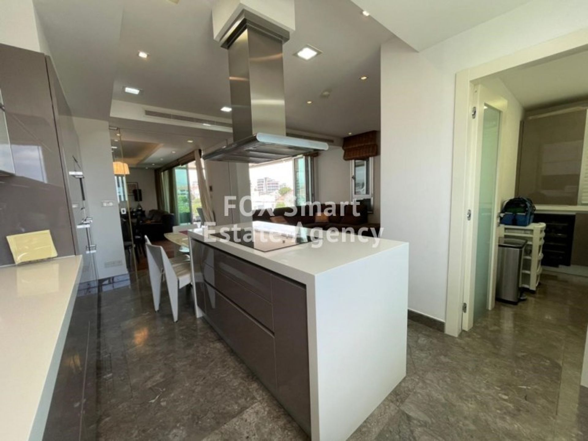 Condominium in Limassol, Limassol 10921068