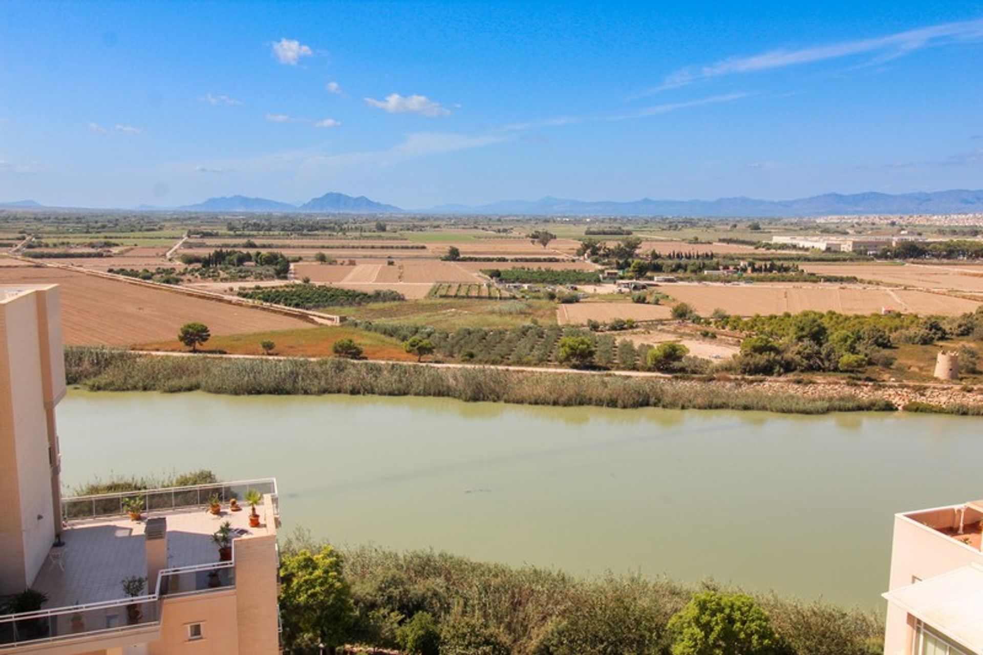 Eigentumswohnung im Guardamar del Segura, Valencian Community 10921941