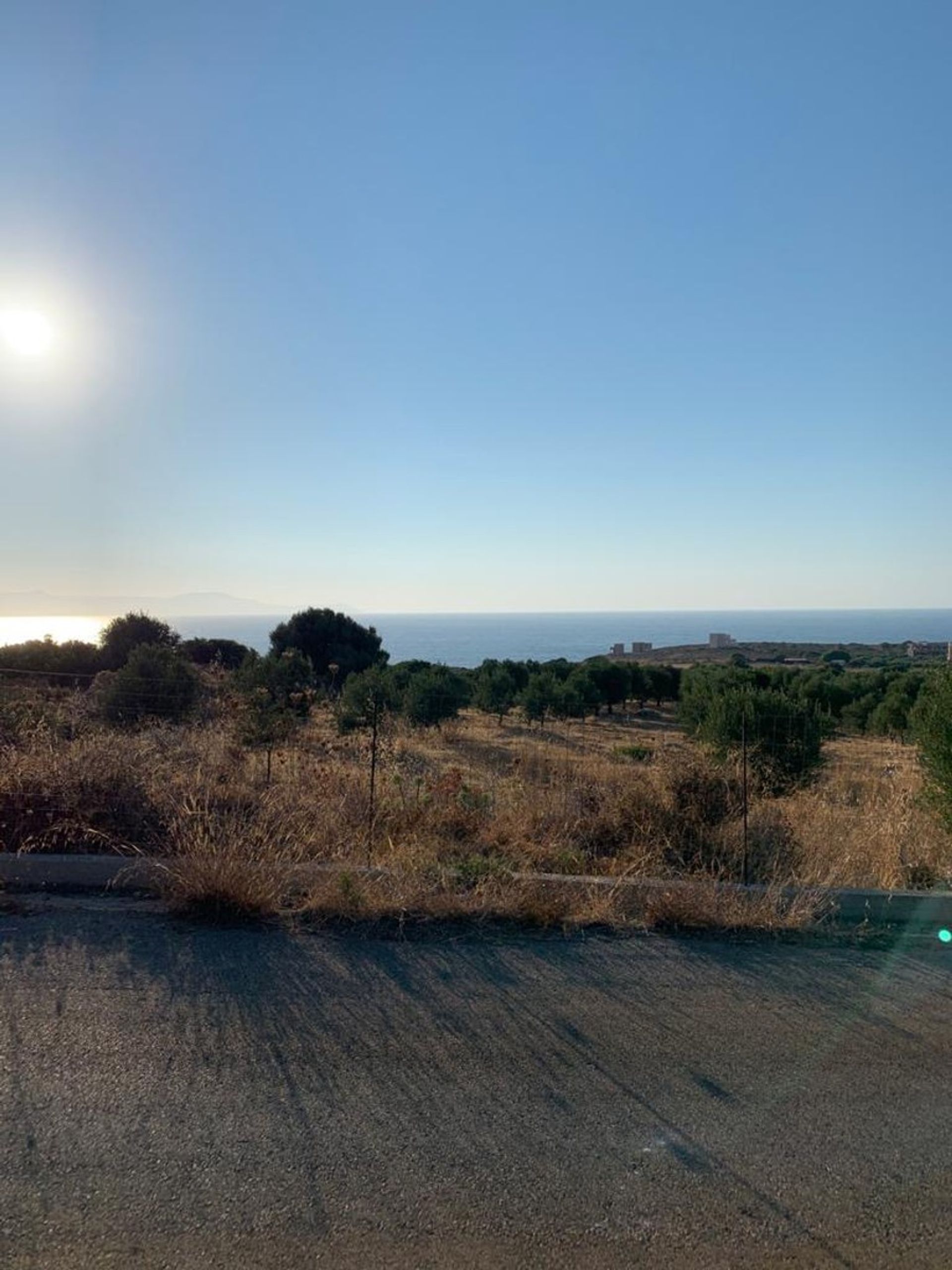 Tierra en Akrotiri,  10921957