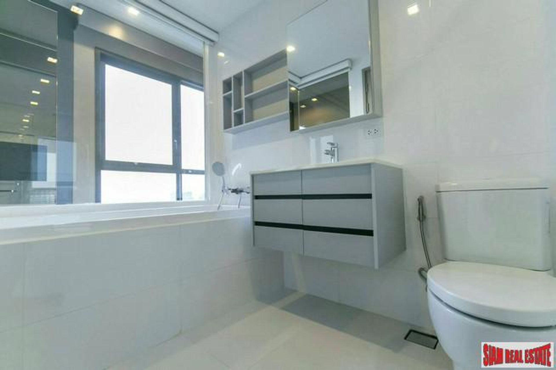 Condominio en Watthana, Krung Thep Maha Nakhon 10924949