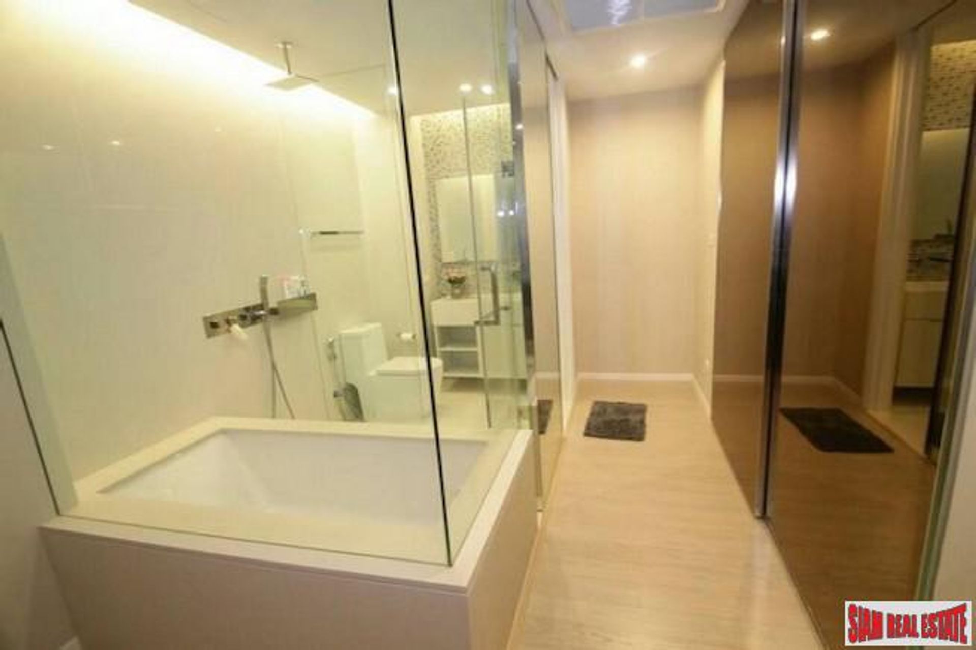 Condominium in Ban Na Song, Krung Thep Maha Nakhon 10924965