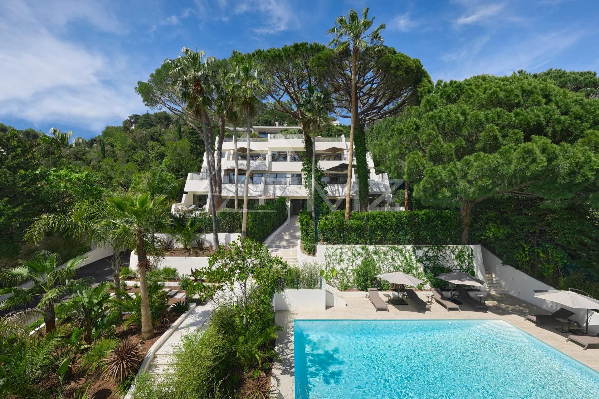 Condominium in Cannes, Alpes-Maritimes 10925669