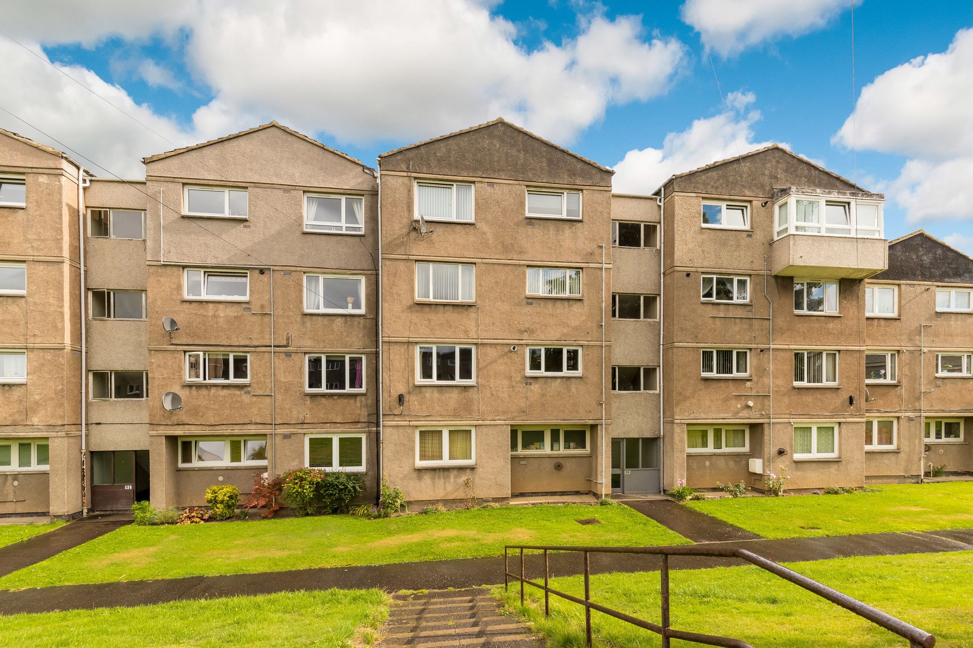 Condominium in , Scotland 10925748