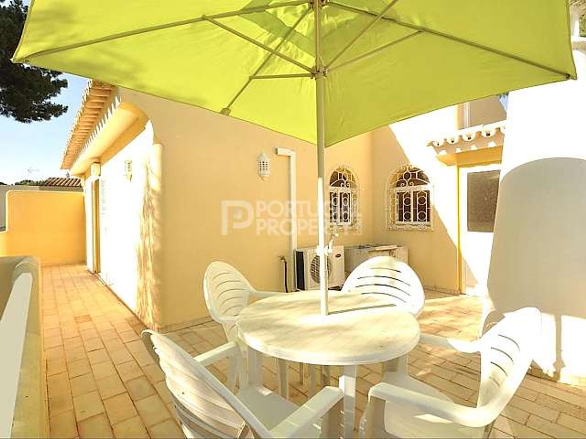 House in Quarteira, Faro 10925800